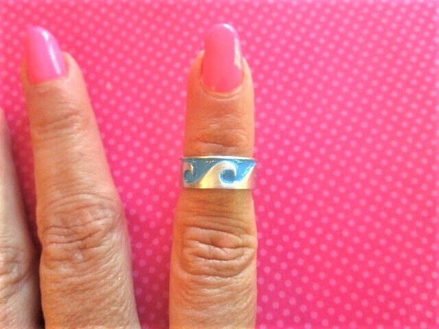 Blue ocean wave toe ring
