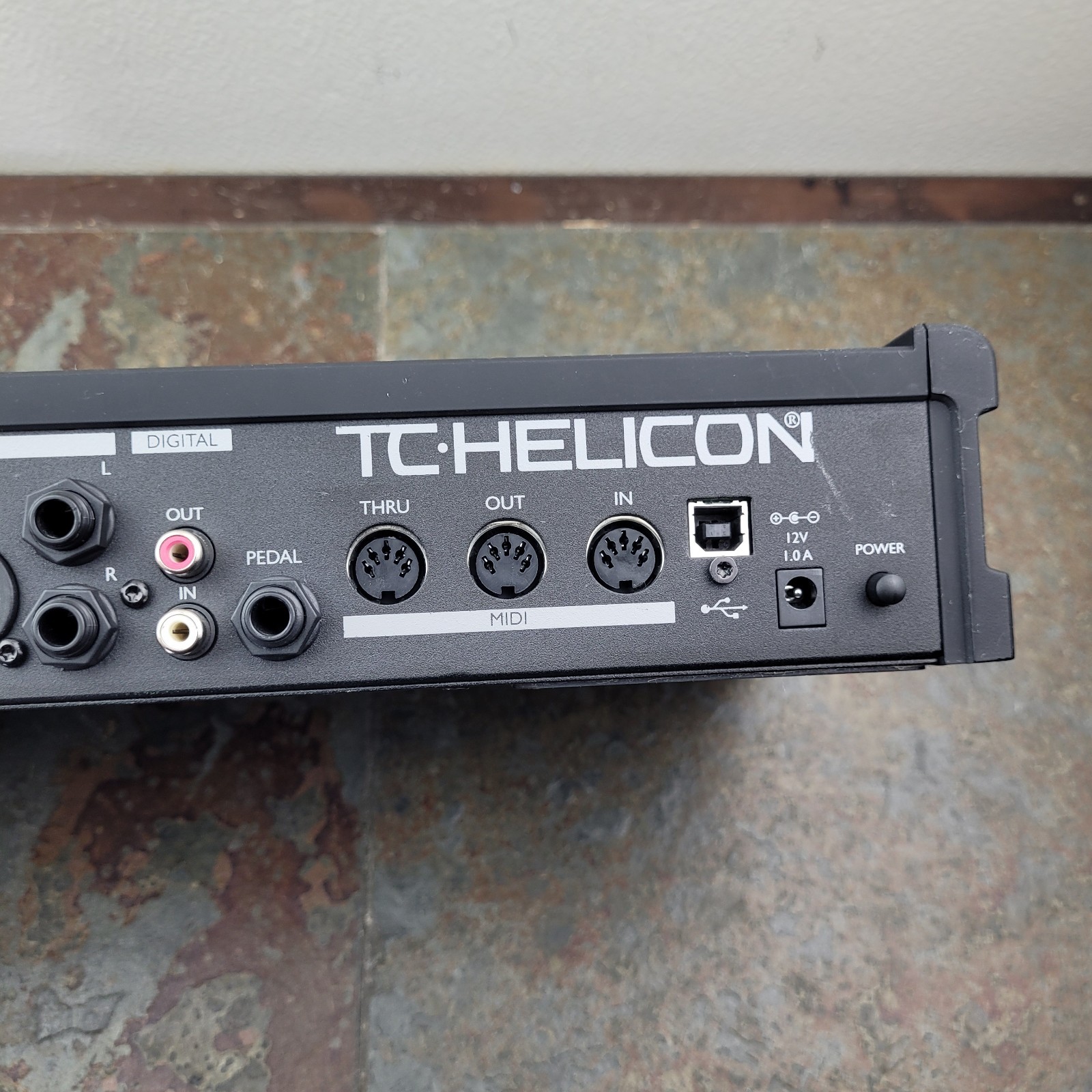 TC Helicon Voice Live 2 Vocal Floor Processor Untested For Parts