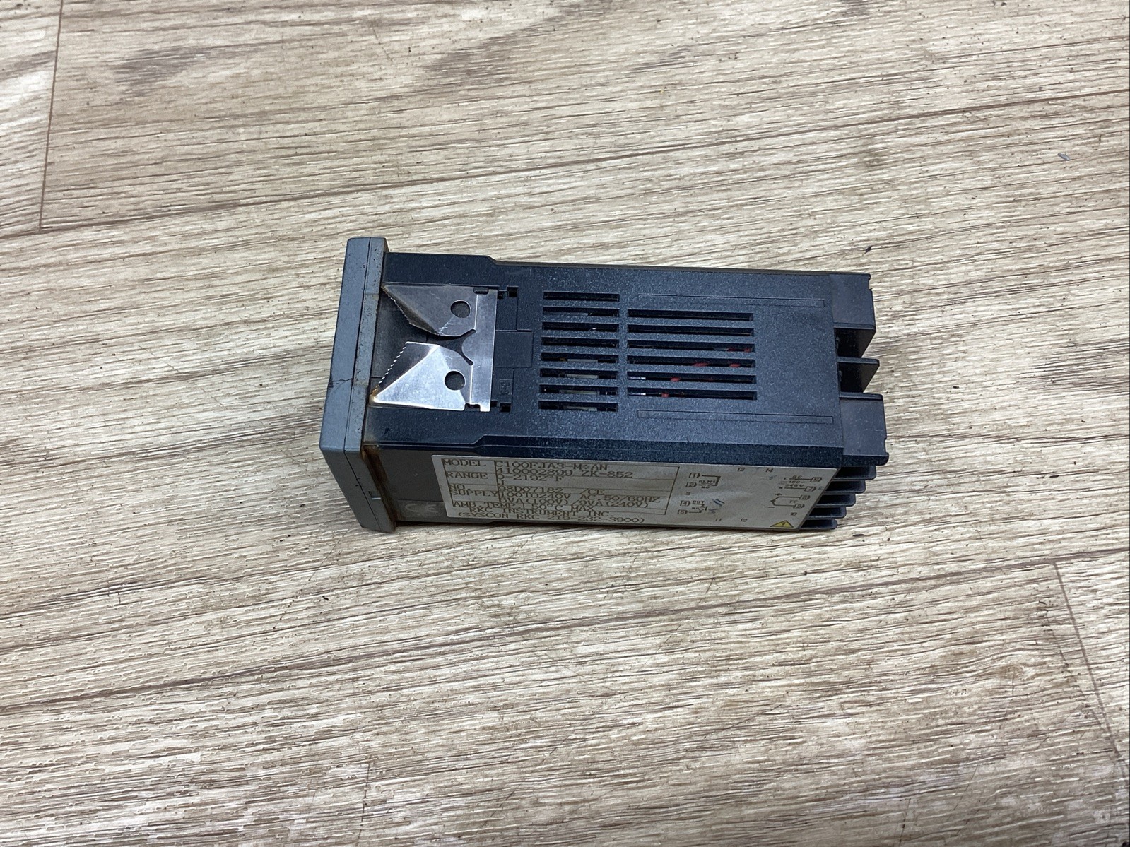 (READ) Syscon Temperature Controller REX-C100 98D07182 219-232-3900 #824L66