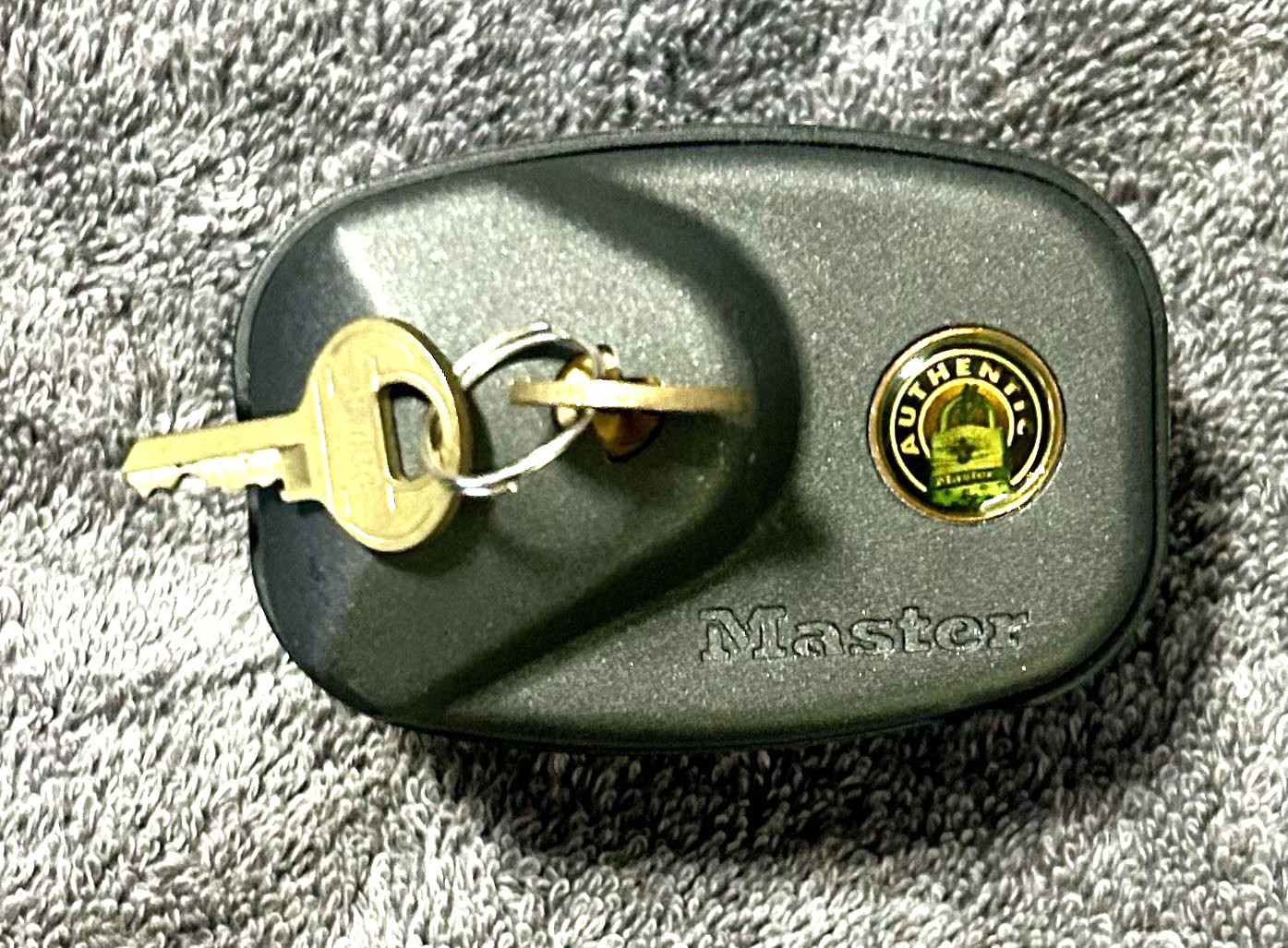 NEW MASTER LOCK BRAND HEAVY DUTY GUN TRIGGER LOCK - HIGH SECURITY RARE MODEL