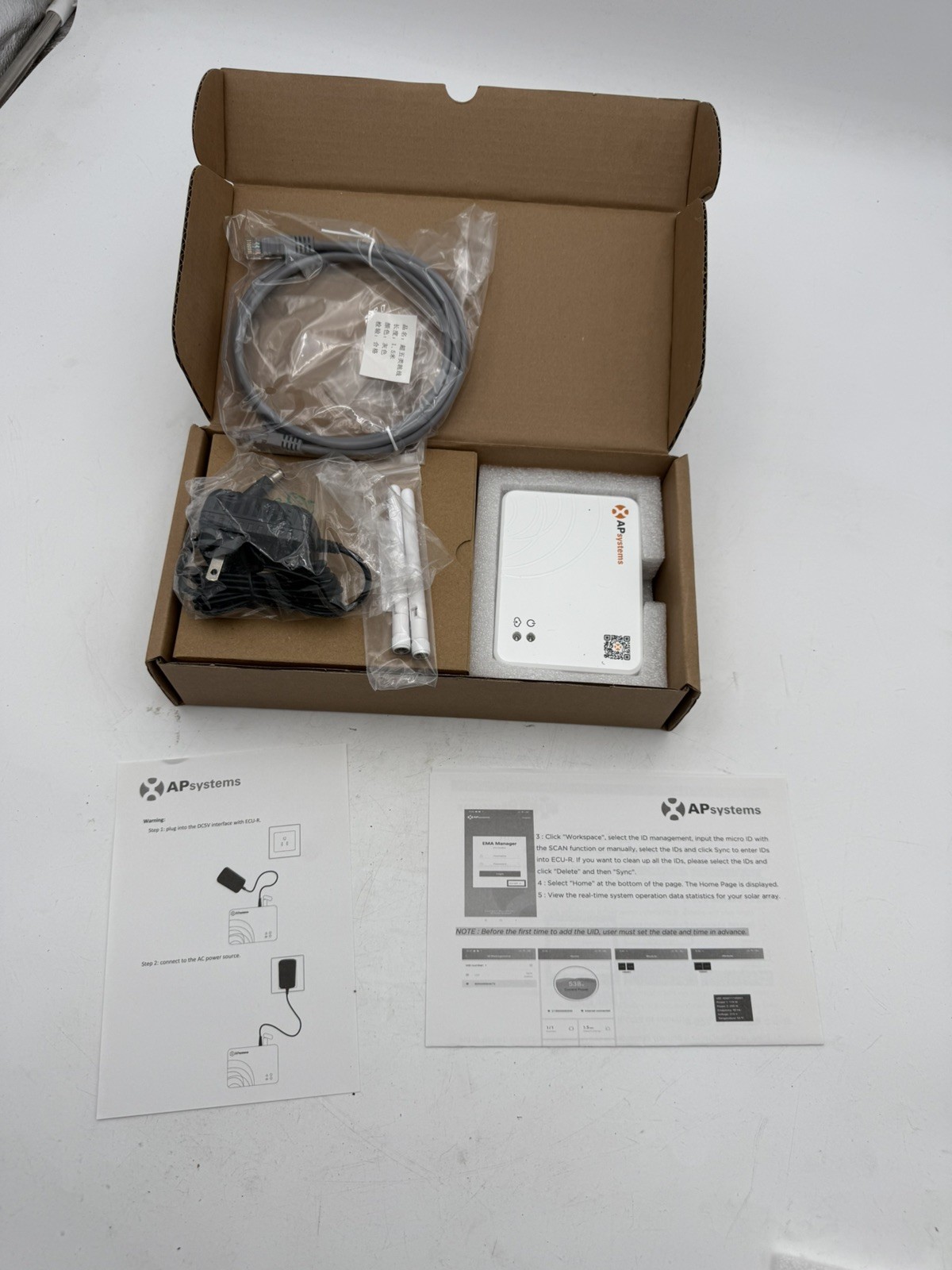 APsystems ECU-R Solar Microinverter MPPT Grid-Tie 300W 120V AC White