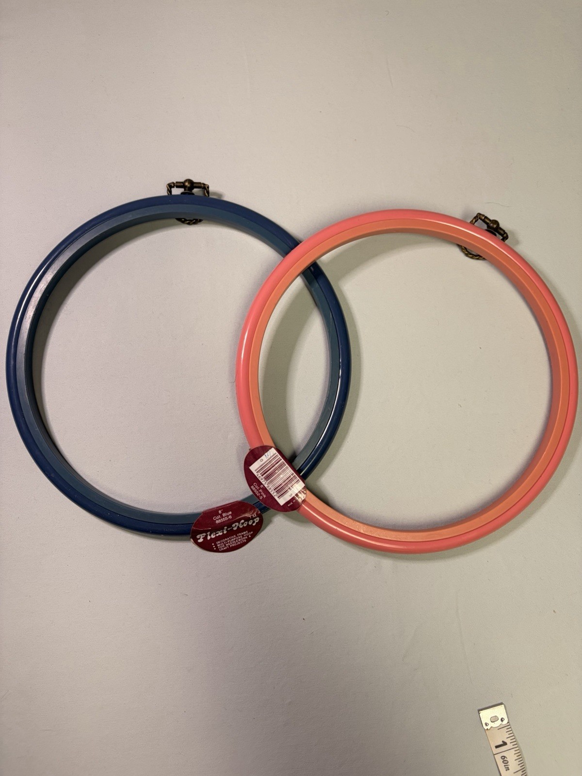 Vintage Plastic Embroidery Hoops, 6PCS. 3 Oval 2 Medium Round And 1 Small Round.