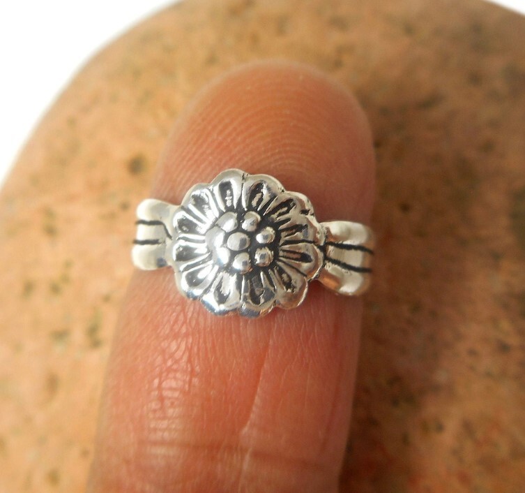 Valentine's Day Beautiful Gift Solid Metal Flower Adjustable Toe Ring 925 SS
