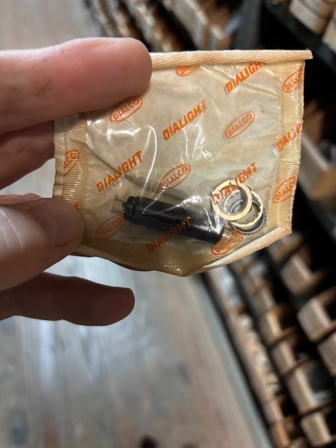 250-7866-14-534 DIALIGHT INDICATOR NEW SURPLUS
