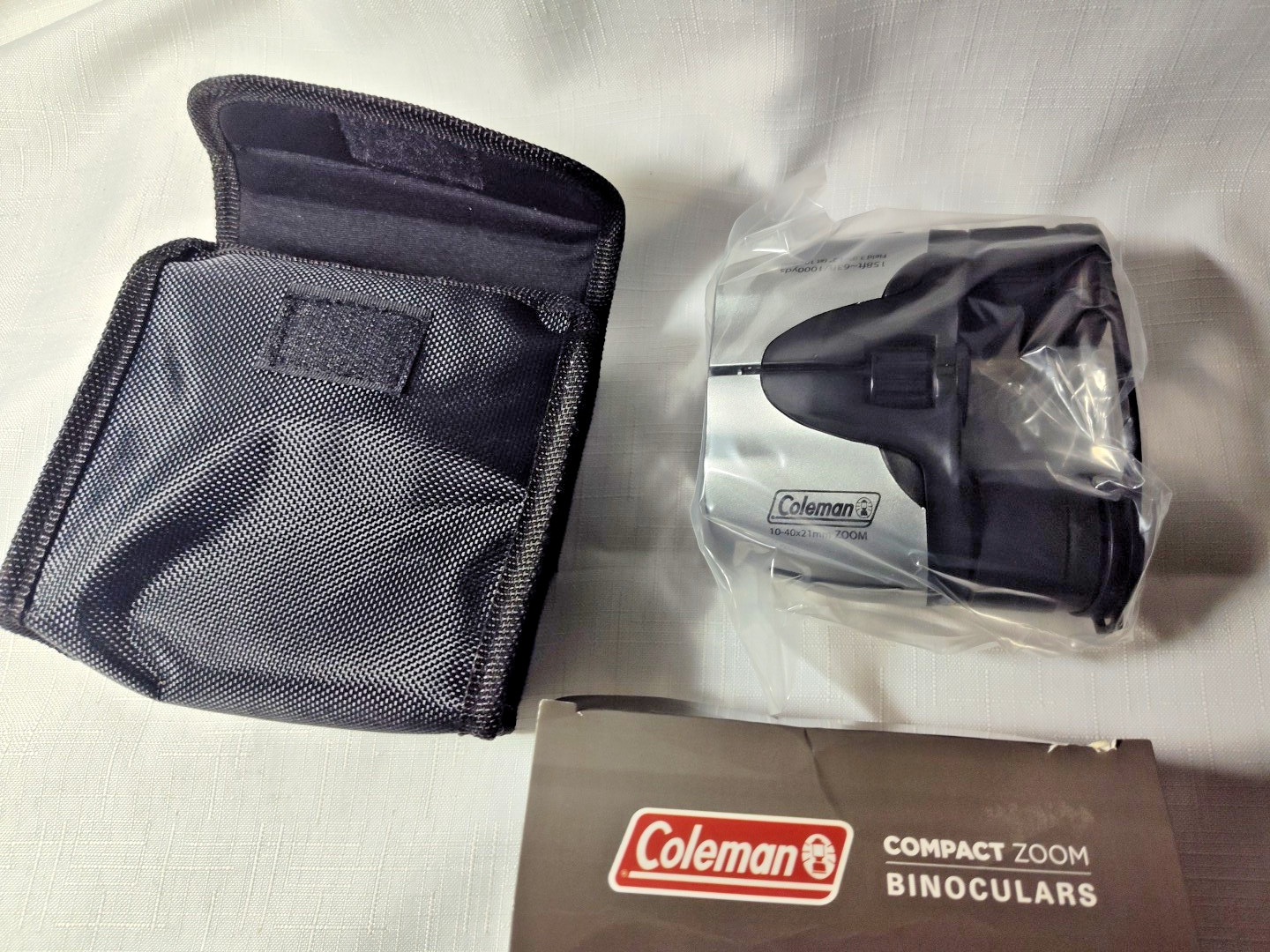 Coleman Compact Zoom Binoculars 10-40×21 – Open box