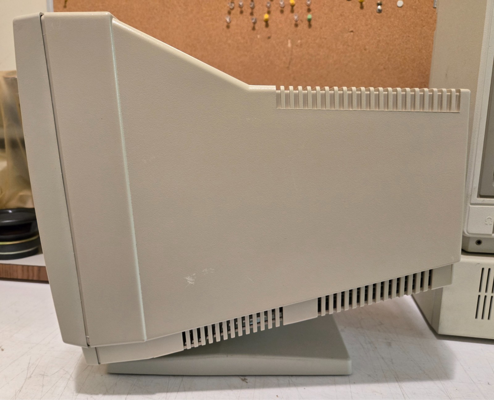 DEC Digital VT520-A4 multi-session terminal - POWER & CHIME, NOTHING ON SCREEN