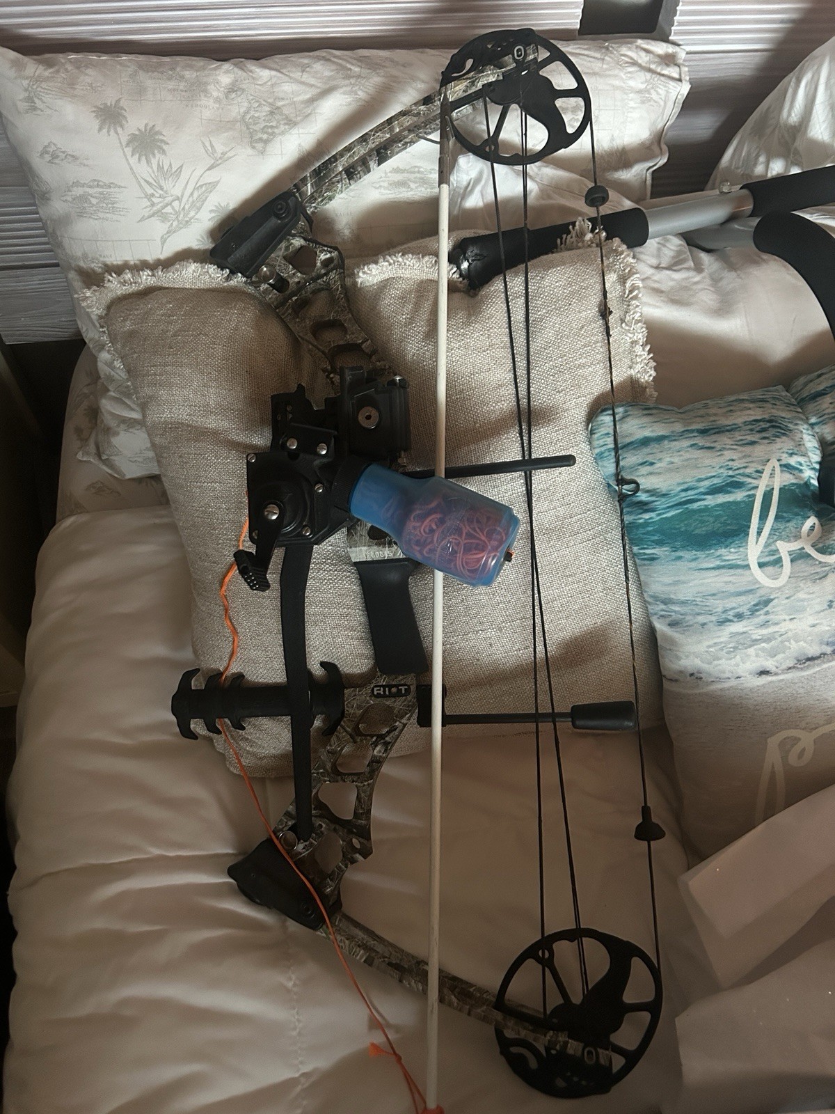Mathew’s Mission Riot Compound Bow With AMS Reel