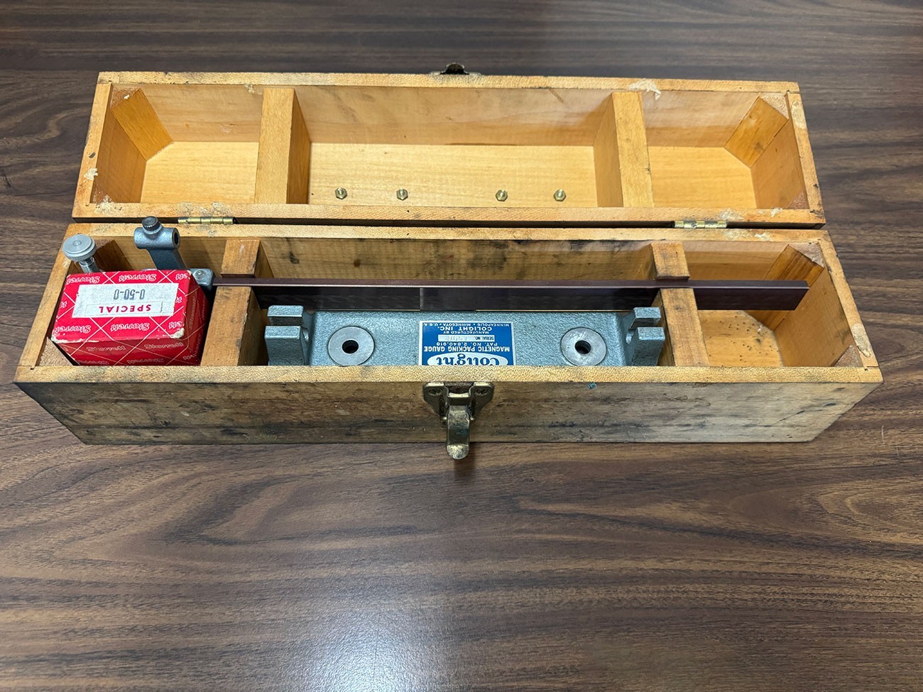Colight 1590 Magnetic Packing Gauge w/ Starrett 0-50-0 Indicator & Wood Case
