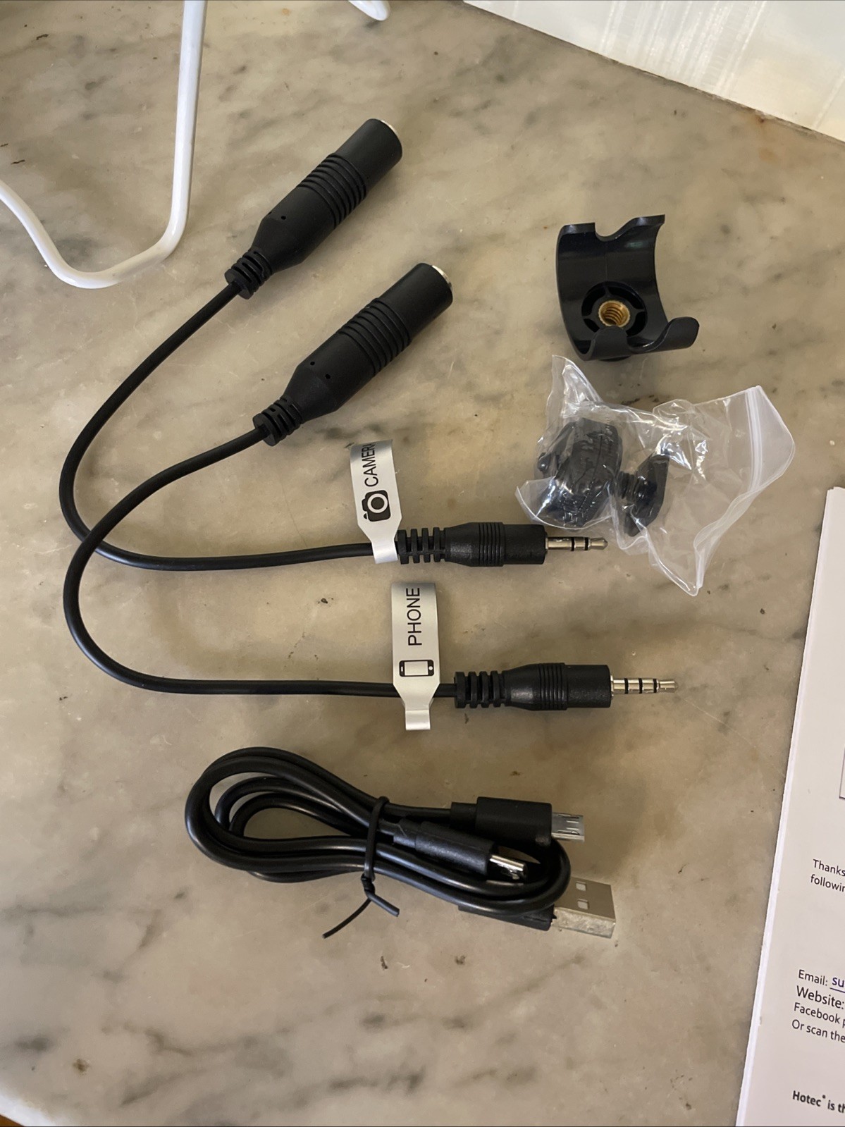 Hotec H-U05 | Wireless Headset Lavalier Microphone | Cover Extra Cords Needed