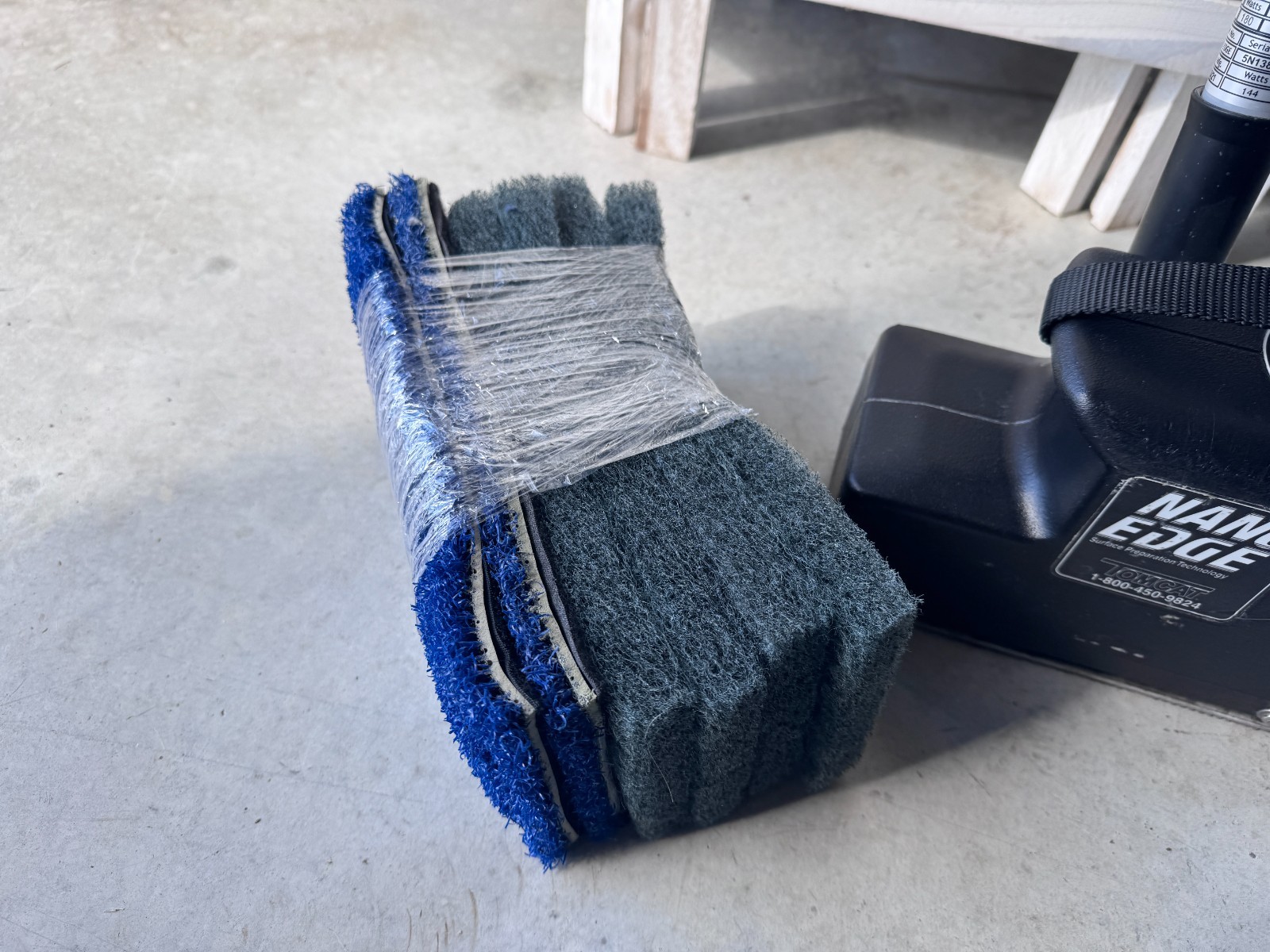 Tomcat Nano Edge Oscillating Floor Scrubber Square Scrub Doodle Scrub
