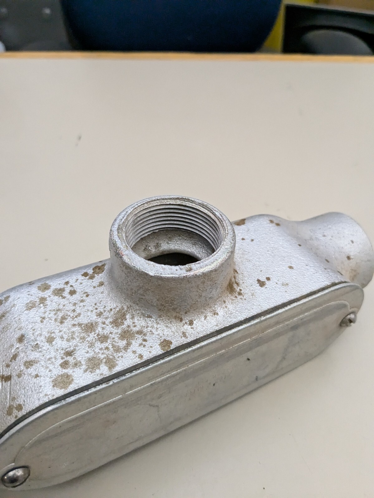 APPLETON 1.25" MALL IRON FORM 35 UNILETS CONDUIT T125-M NOS 1-1/4" Tee LB Cover