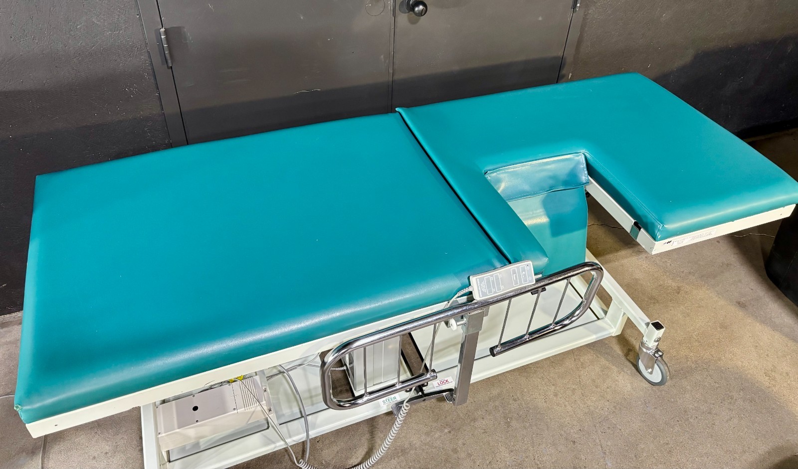 Medical Positioning Inc echo table model 1122