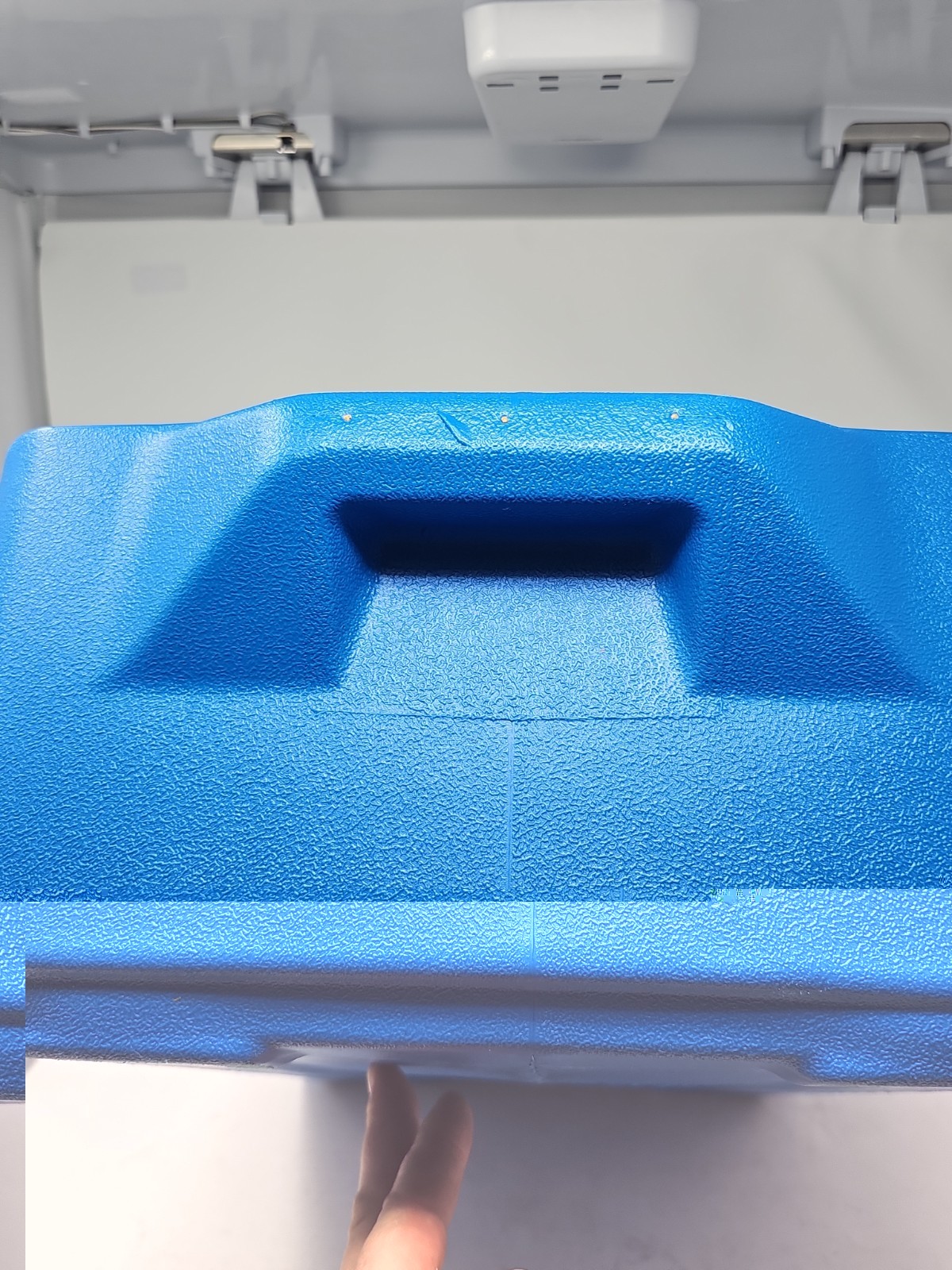 Coleman Party Stacker 6225 Cooler in Blue 24 Cans Defect