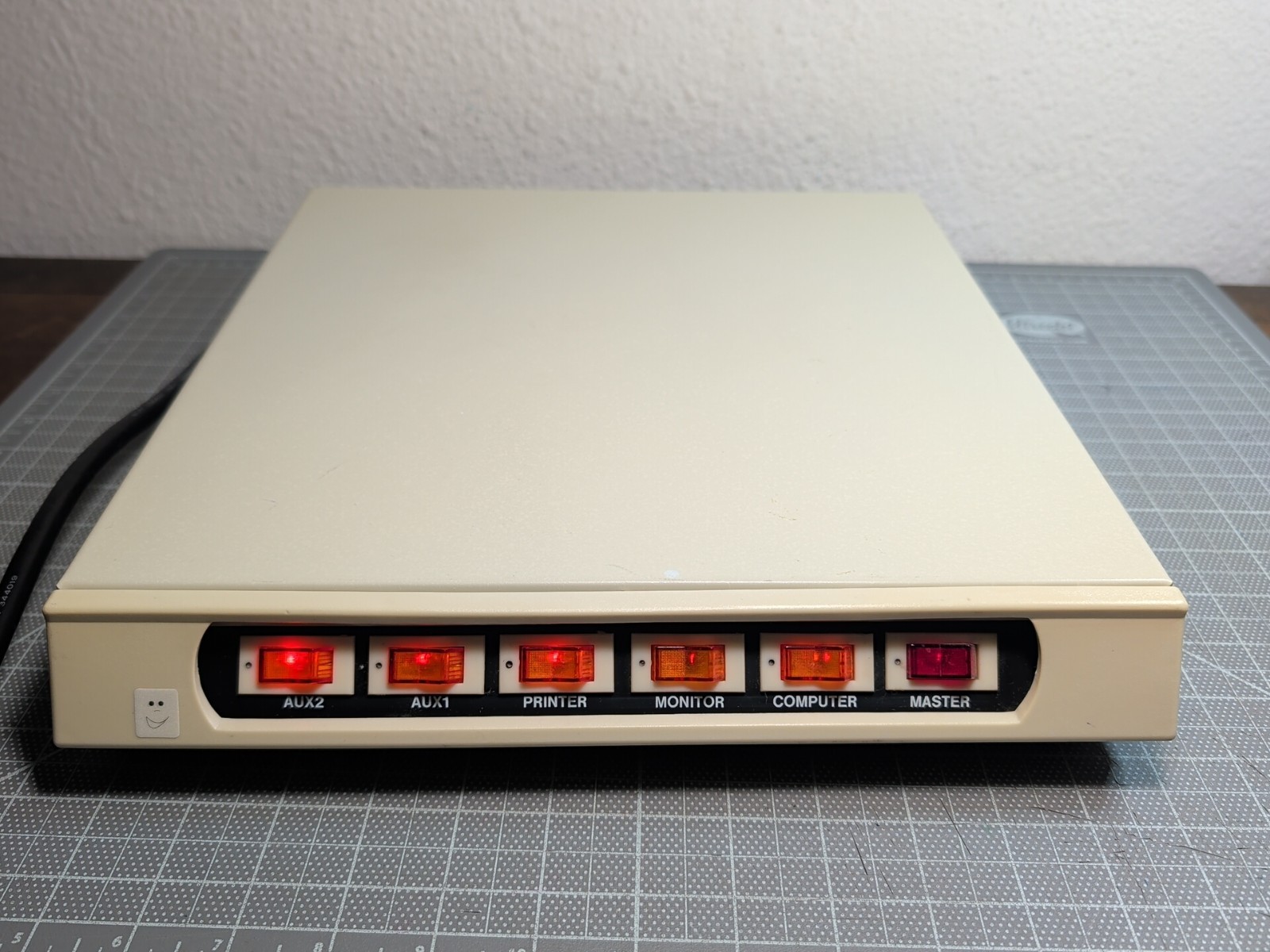 Vintage Computer Power Controller Surge Protector Power Supervisor Model MT-767