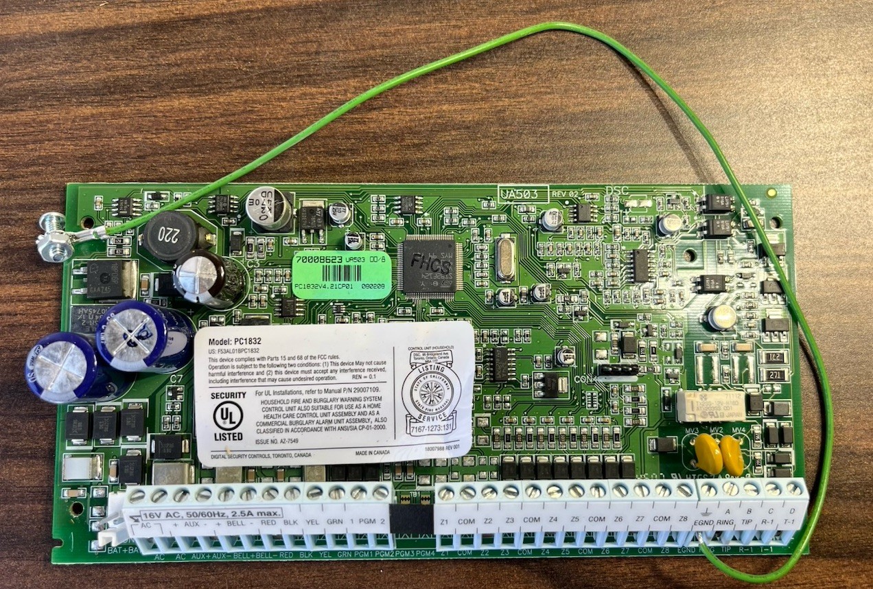DSC PC1832 PowerSeries 8-32 Zone Alarm System Motherboard PC1832PCB Board Only