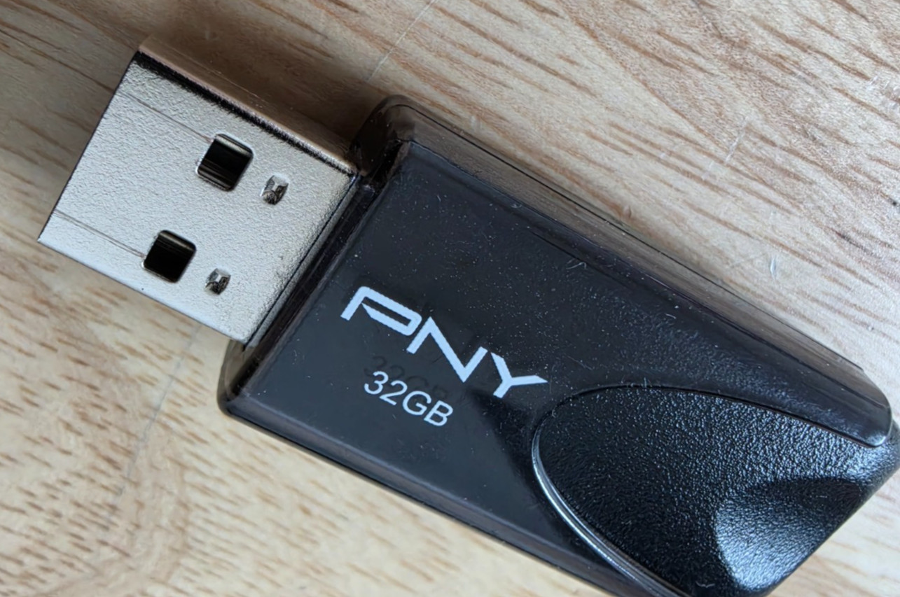 PNY Attache 32GB USB 2.0 Flash Drive