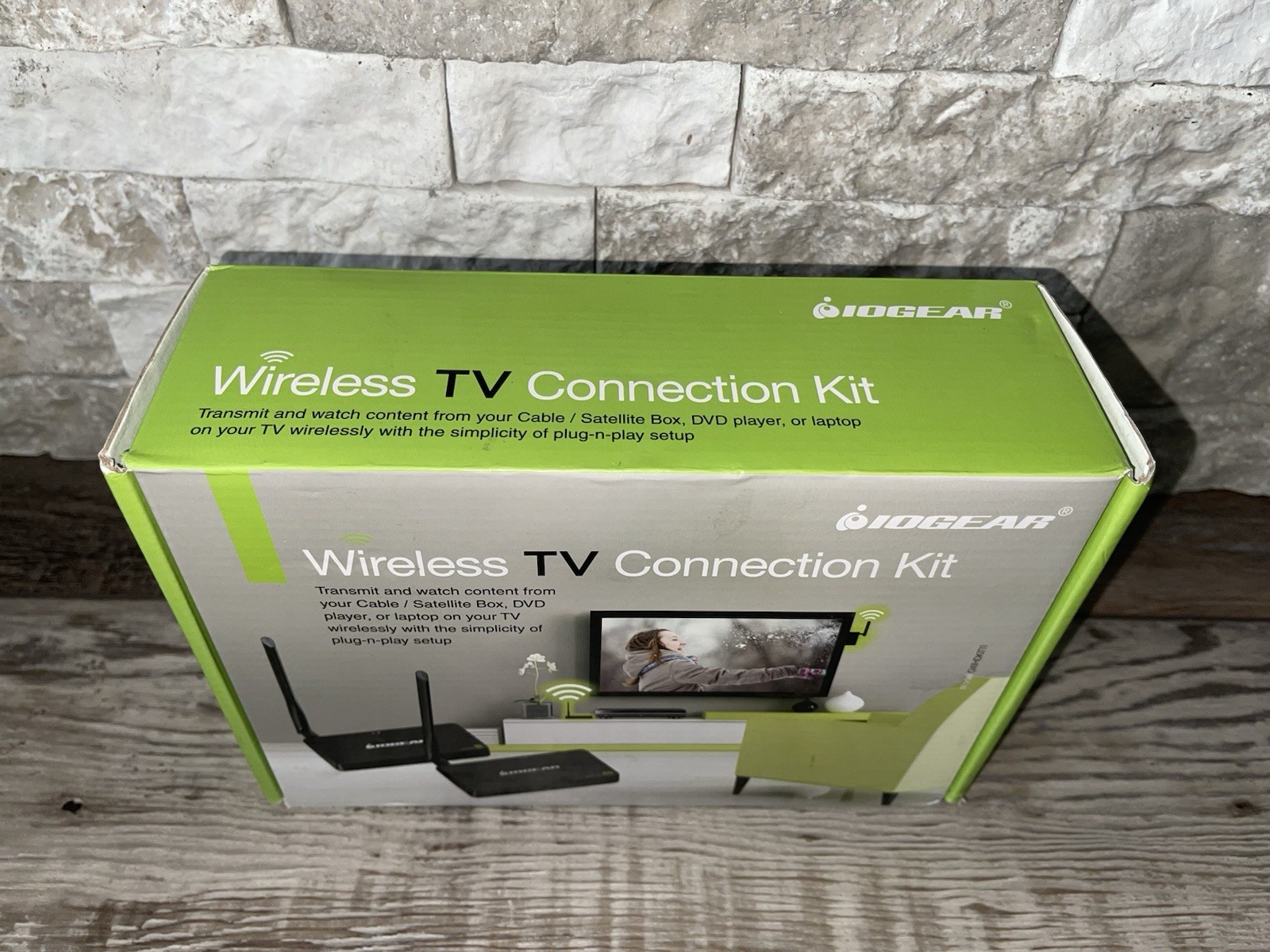 IOGEAR Wireless HDMI TV Connection Kit (Model GWHDKIT11). Good Condition!