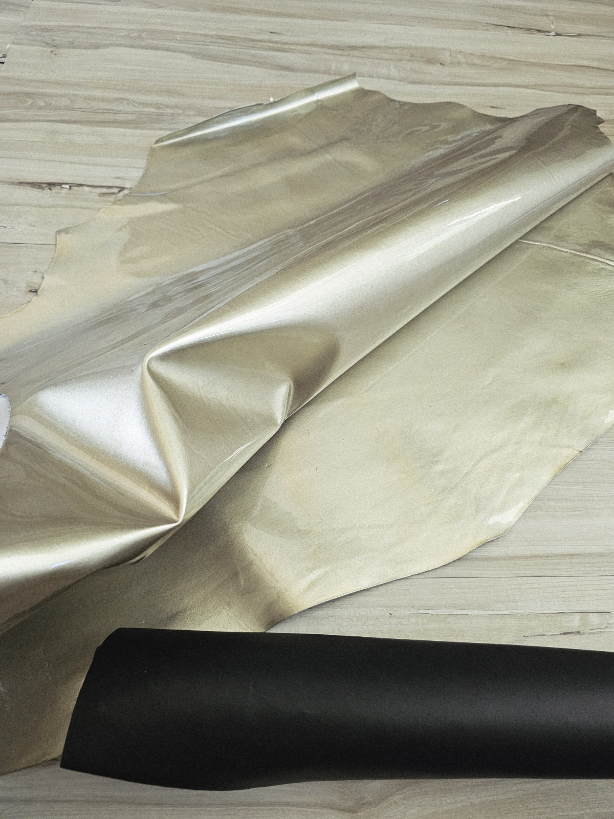 LIGHT SPADE GREEN SHEEPSKIN LAMBSKIN LEATHER FULL HIDE PANEL,SHEET,SQUARE,PATENT