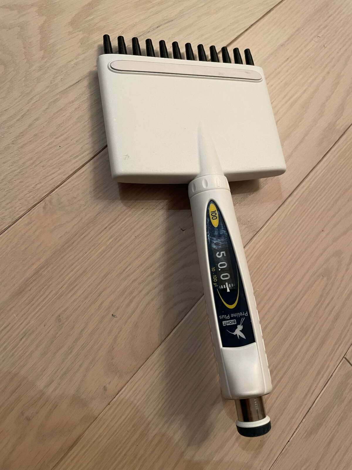 Biohit Proline   Plus pipet multichannel 12 channel 10-100 ul
