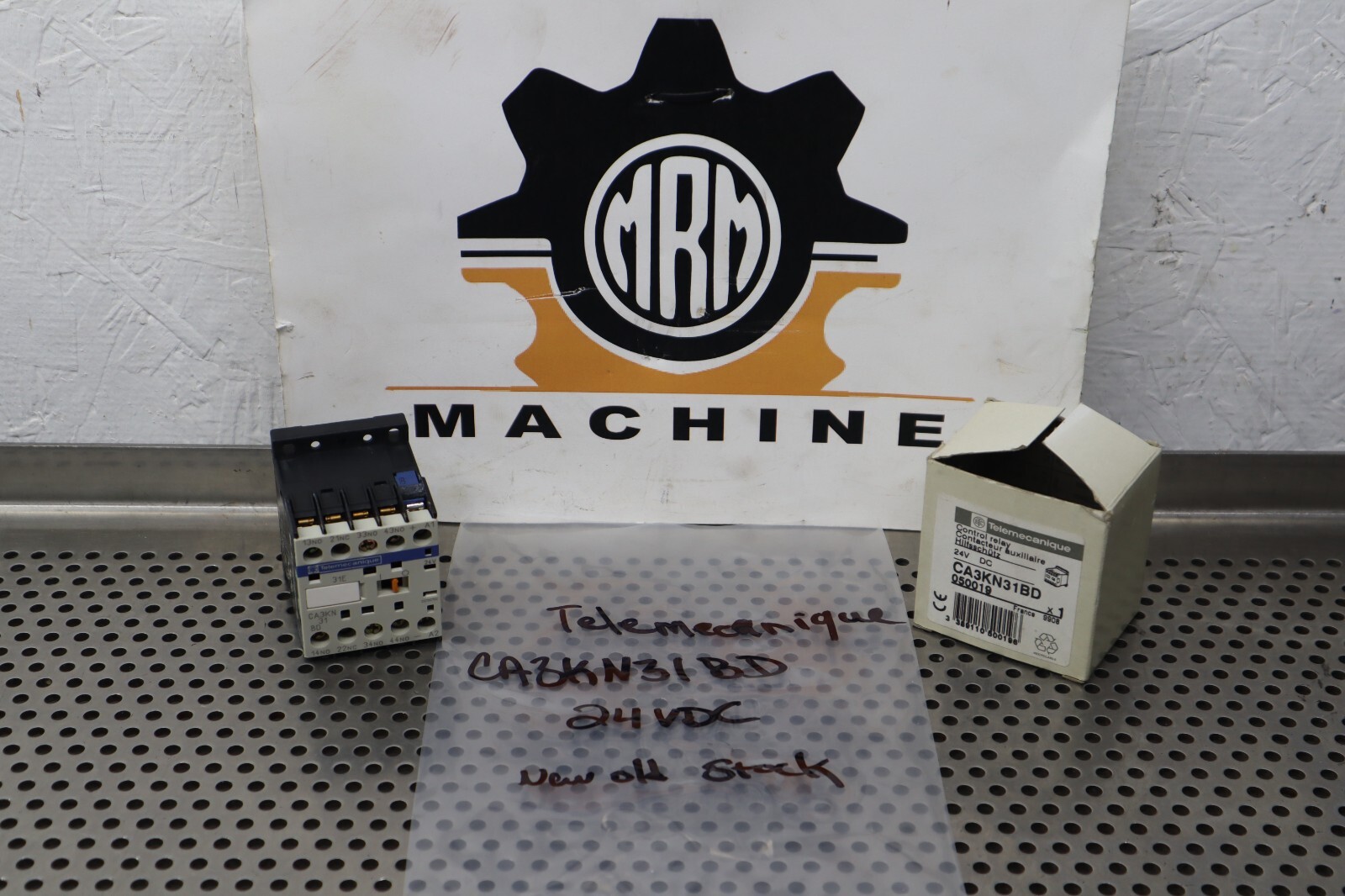Telemecanique CA3KN31BD 24VDC Control Relay New Old Stock