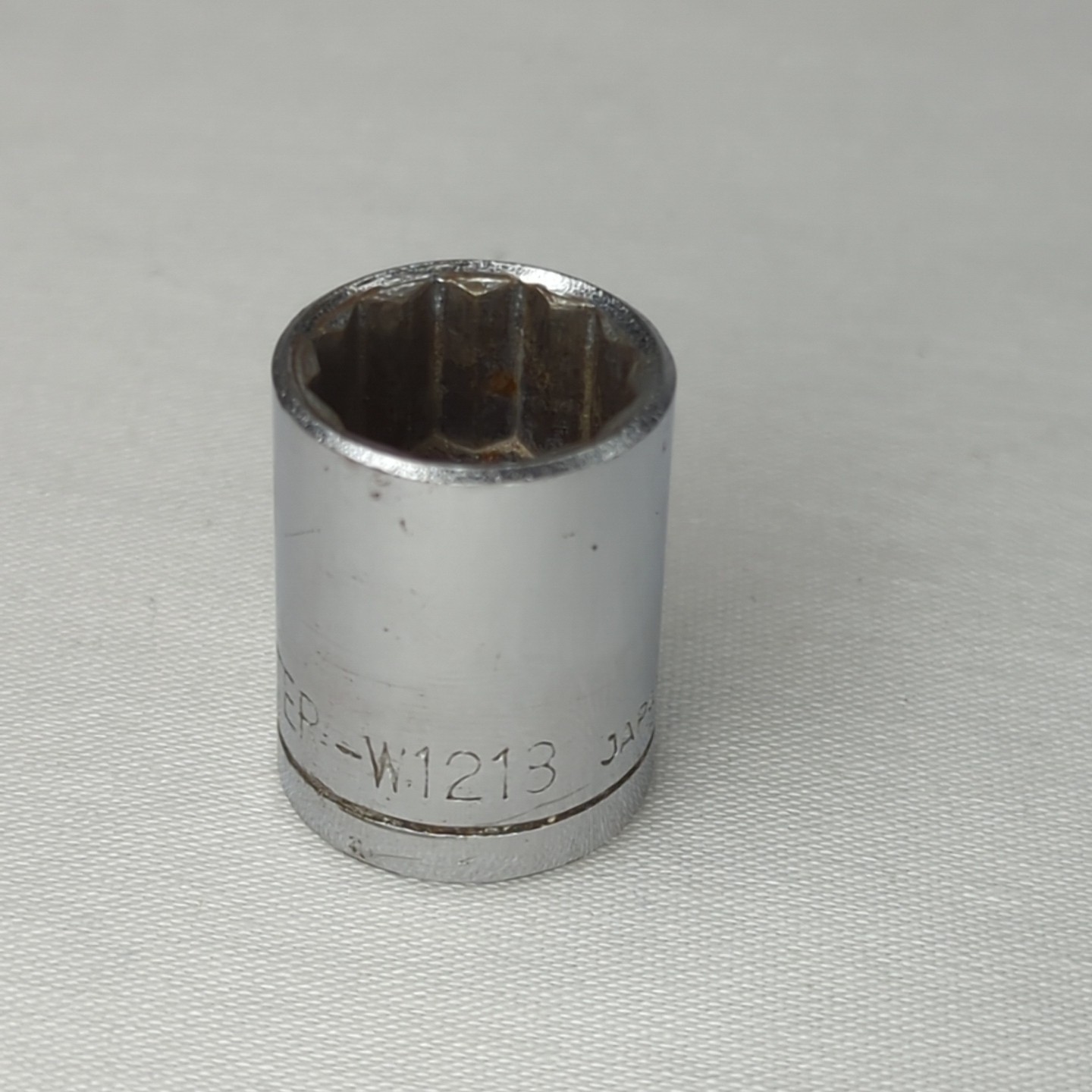 Hunter 9/16" SAE 3/8" Drive 12 Point W1213 Socket Japan