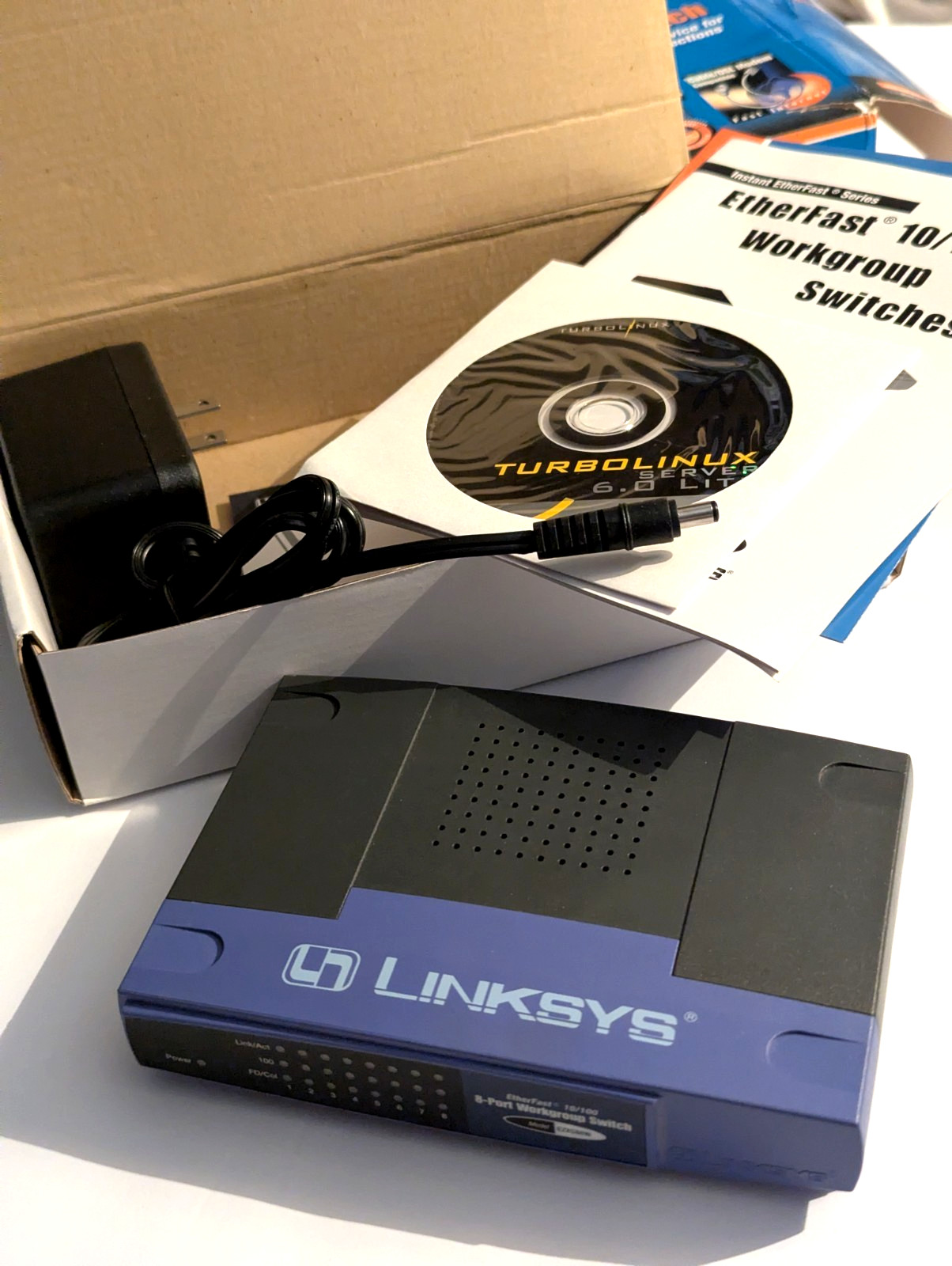 Linksys EtherFast 10/100 8-Port Workgroup Switch EZXS88W - 8 ports New Open Box