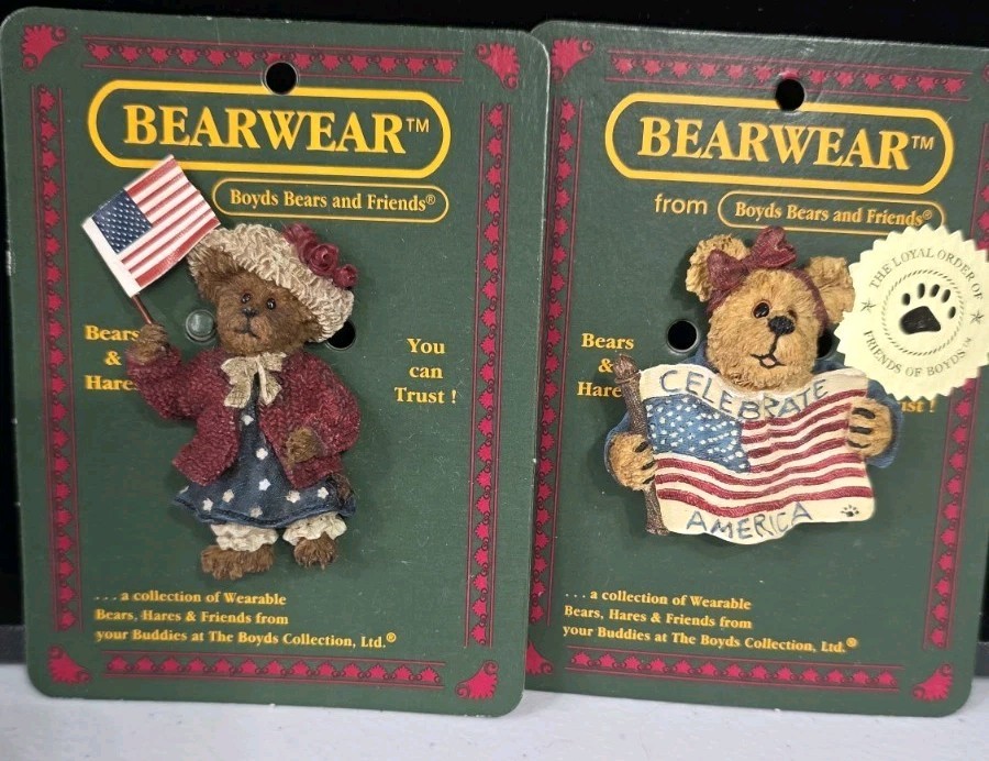 Boyds Bears Lot Of 2 Patriotic Pins Celebrate America On Cards Bearware