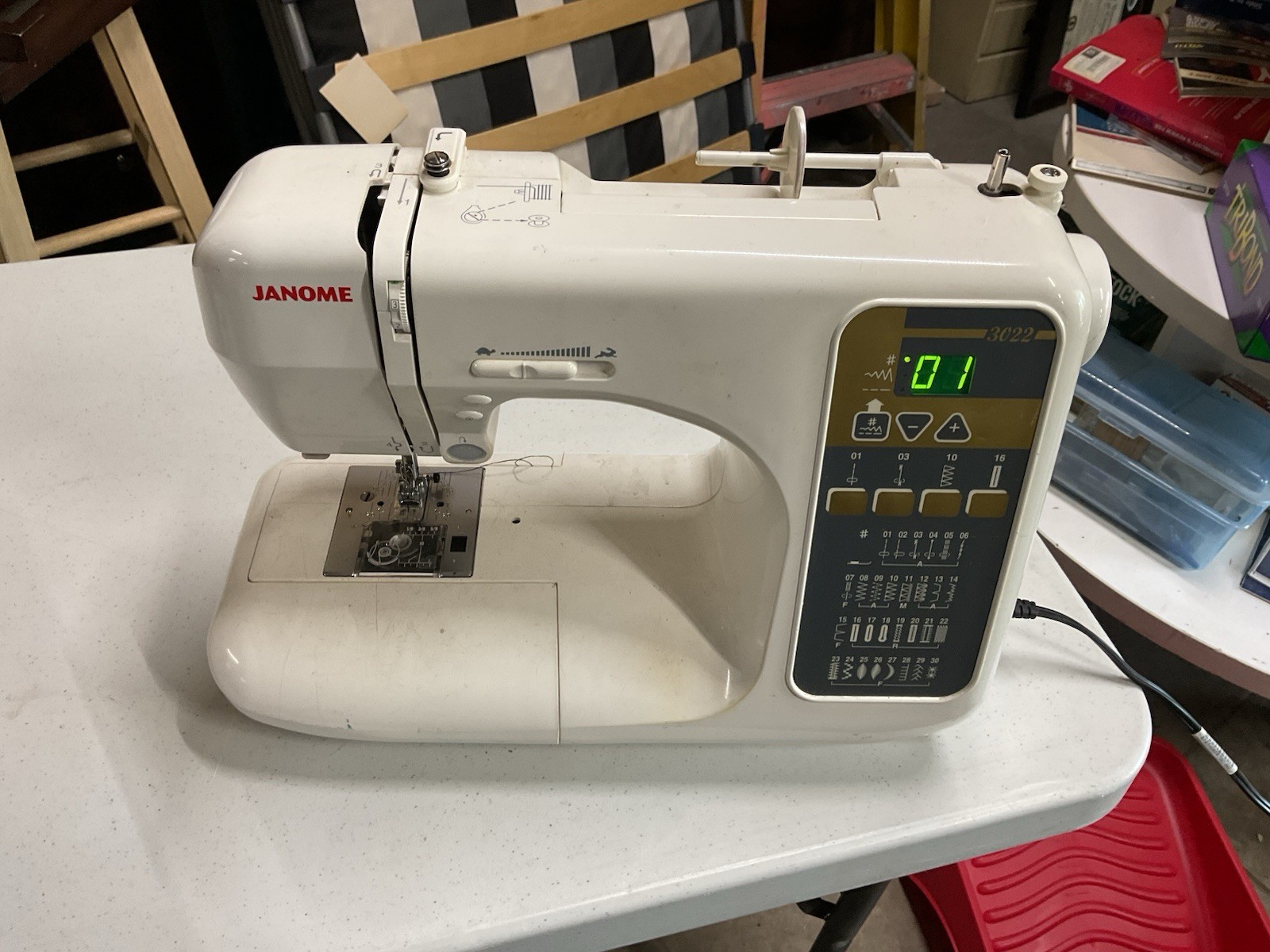 Janome 3022 computerized sewing machine No Pedal