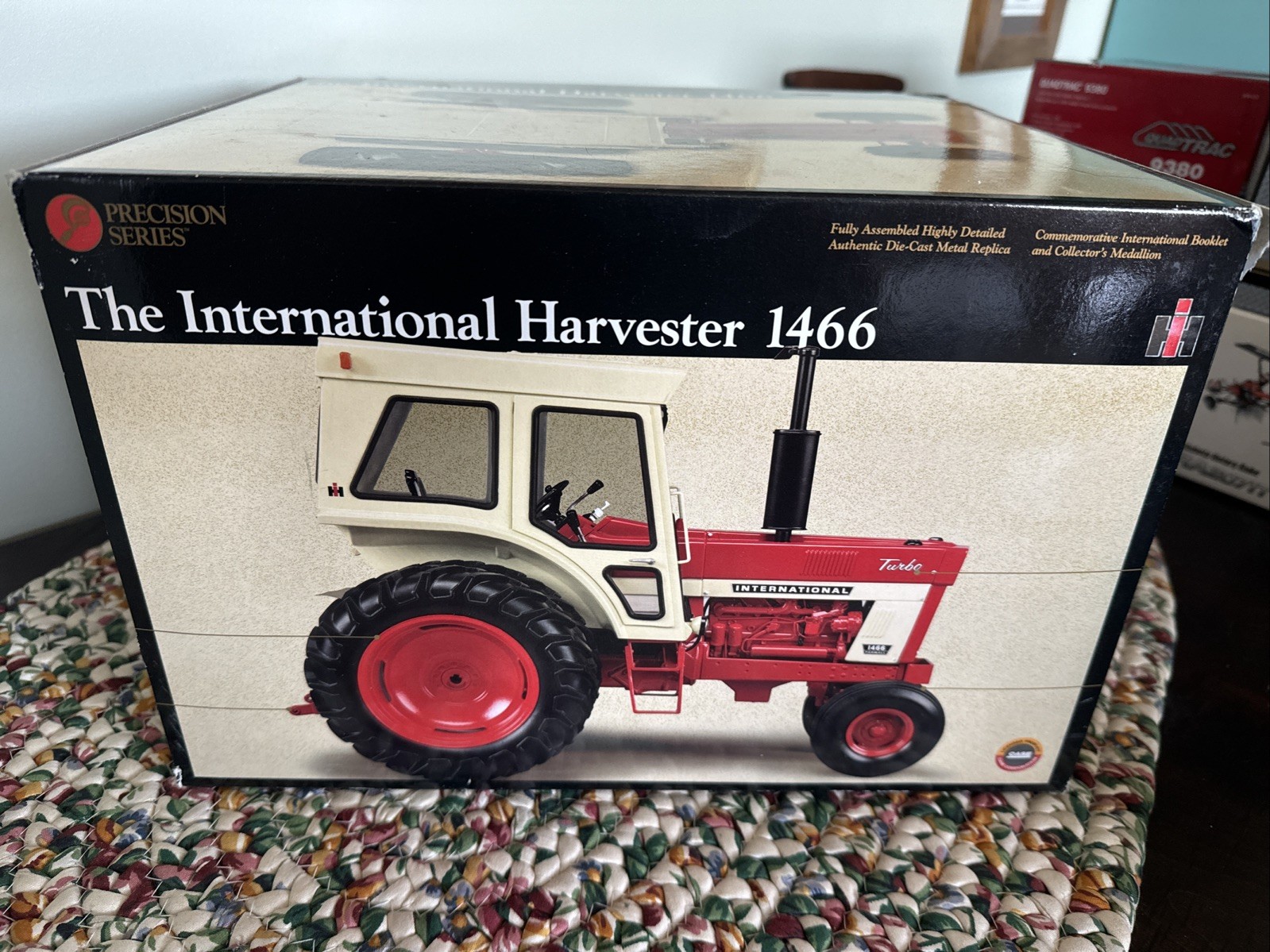 International Harvester 1466 Tractor 1/16 Scale with Duals Precision Series