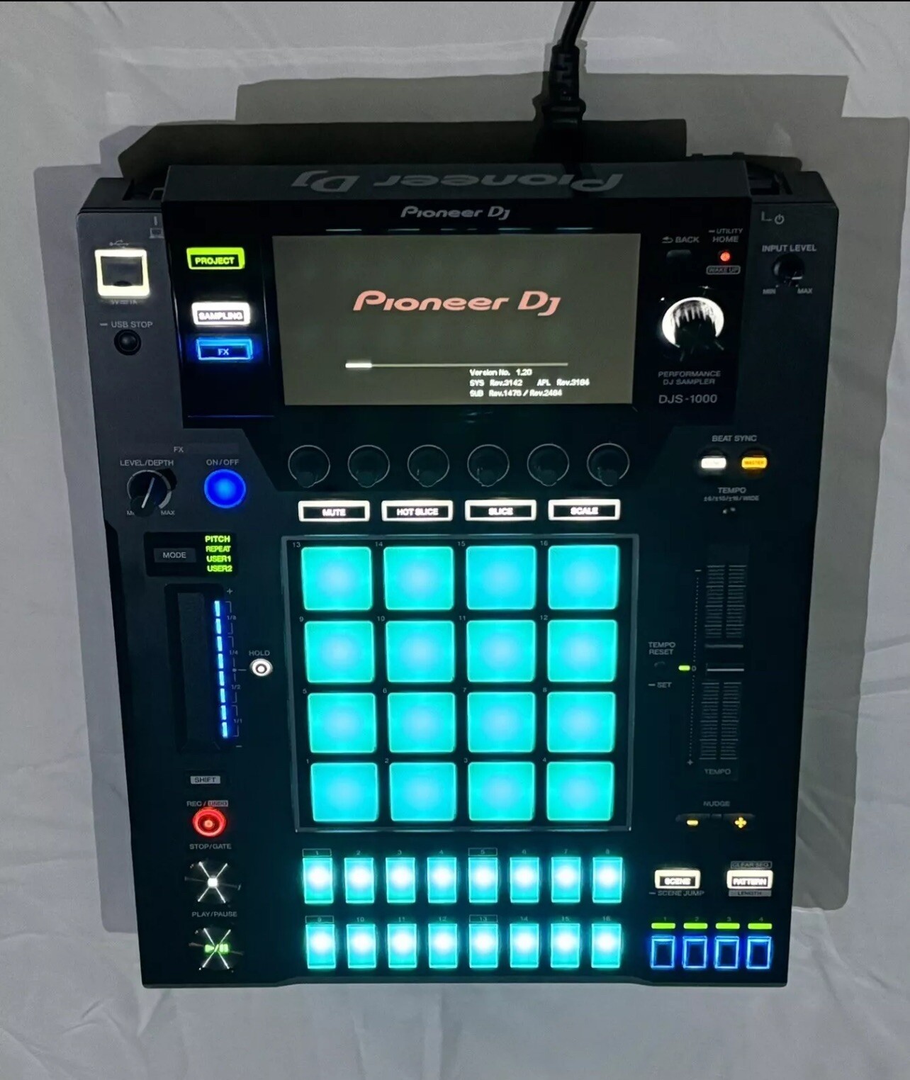 Pioneer DJ DJS-1000 DJ Sampler DJS1000 with CDJ Layout, Touch Screen, 16 Pads