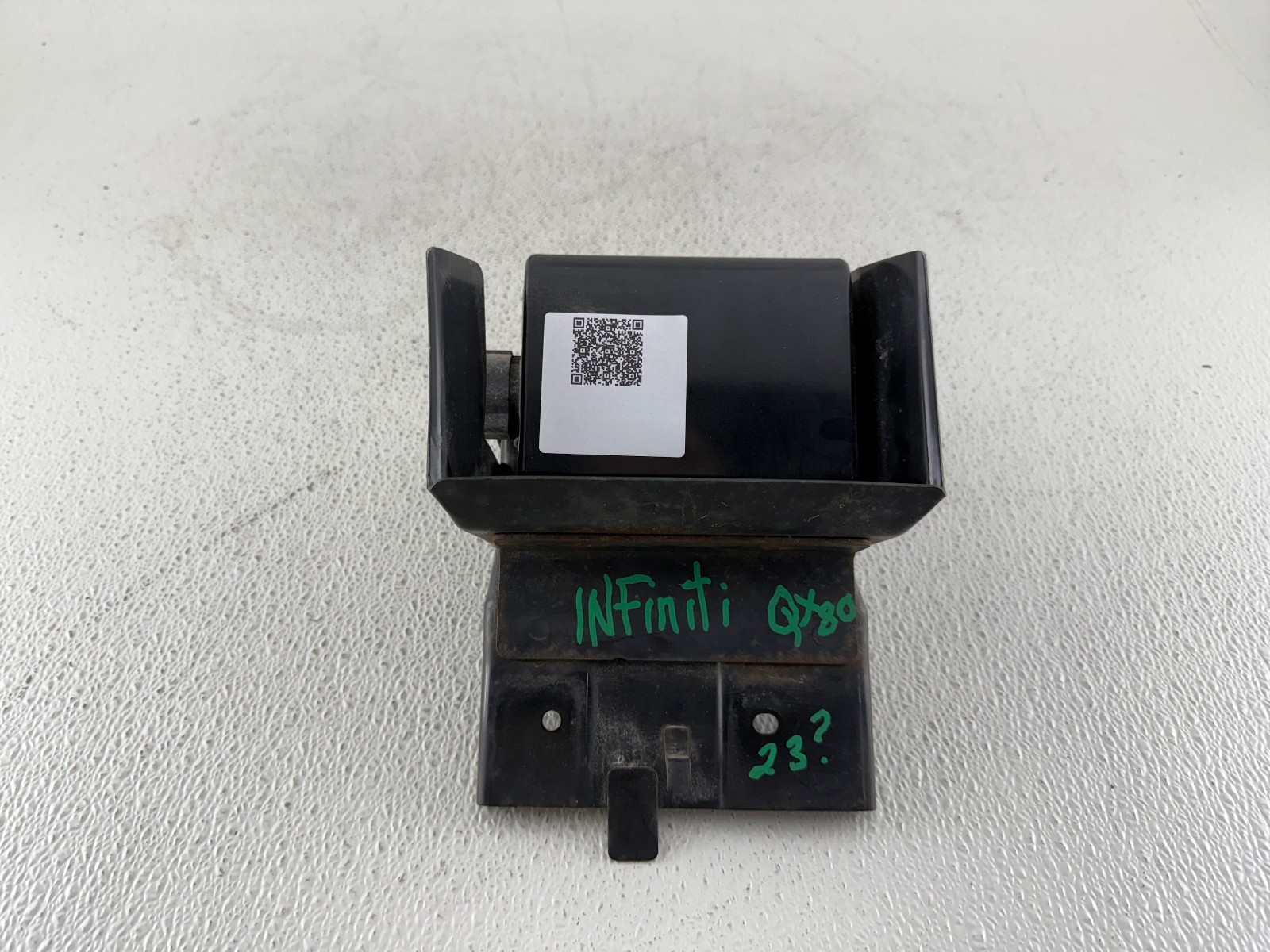 OEM | 2014 -- 2017 Infiniti QX80 Cruise Control Module Sensor & Bracket #4135A-A