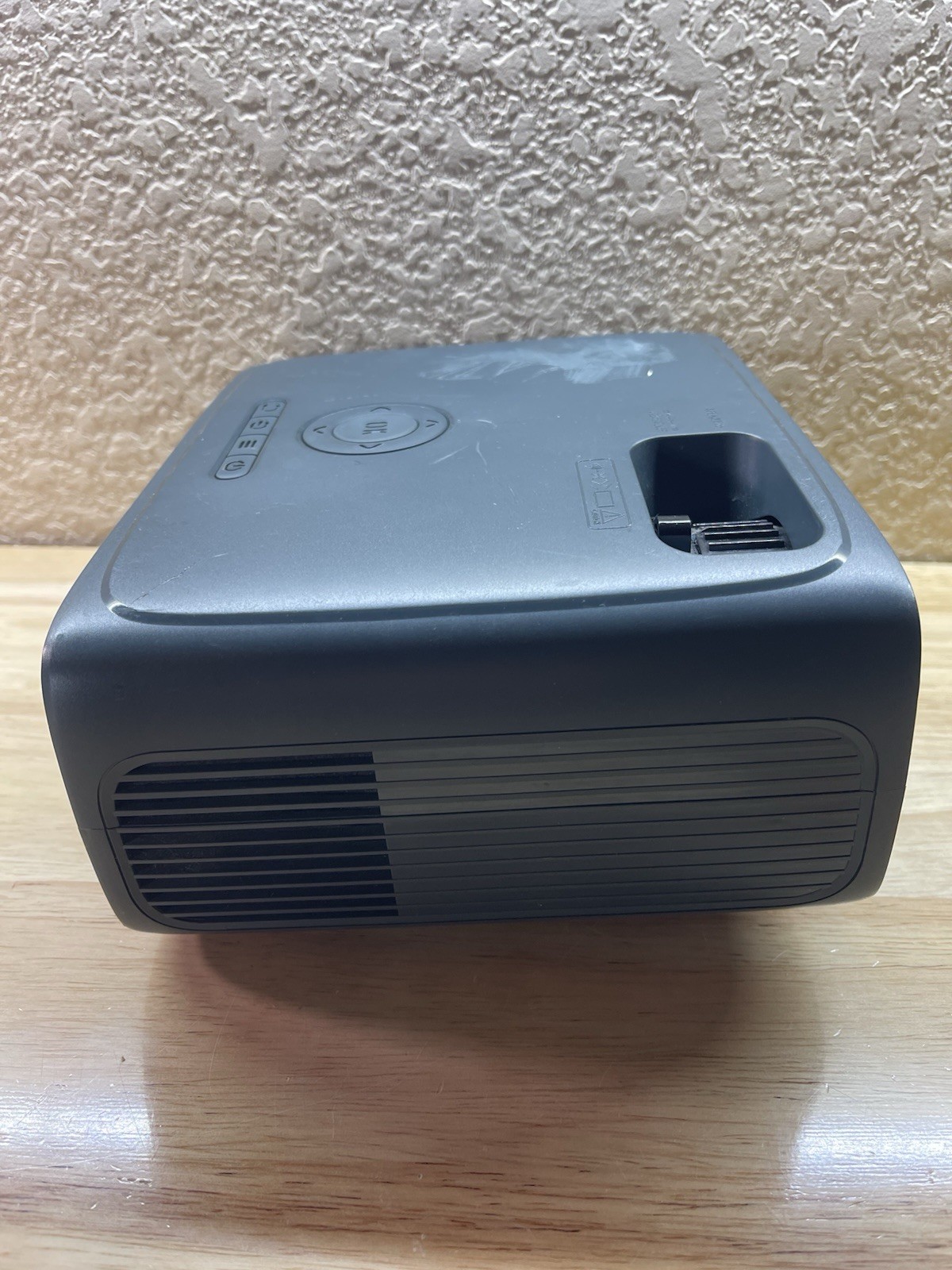 Onn. Class HD (720p) LCD Projector (100096801) No Adapter
