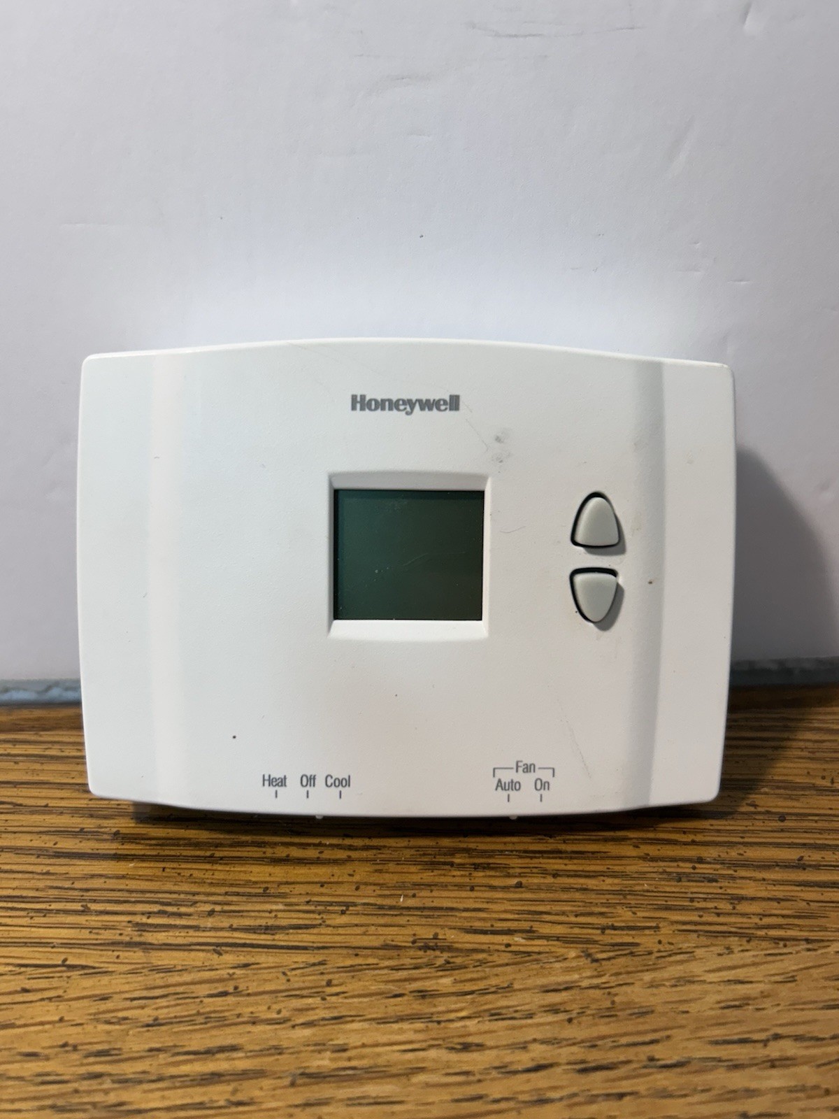Honeywell Home RTH111B1016 Digital Thermostat Non-Programmable TESTED WORKS