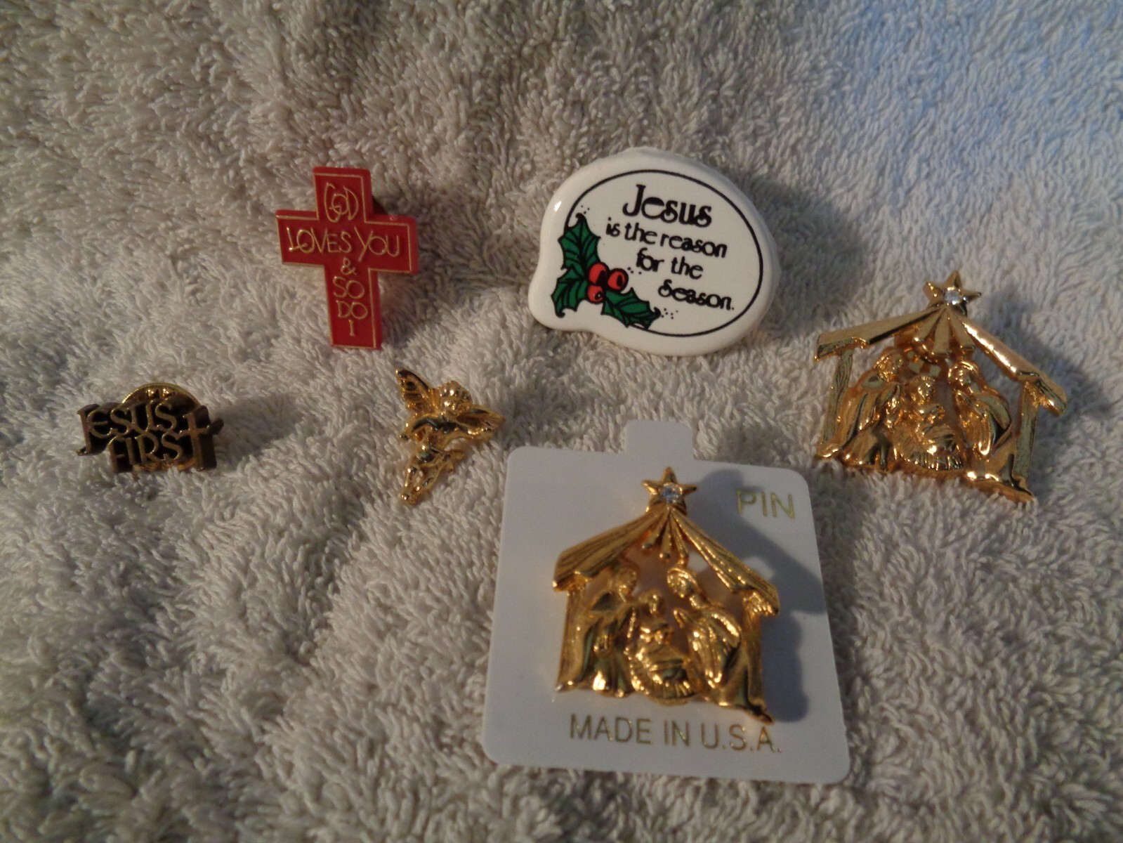 Vintage Christmas Lapel Pins - Lot of 6