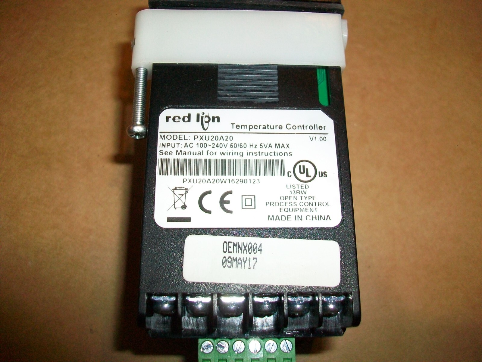 Red Lion Temperature Controller PXU20A20 100-240vac USED
