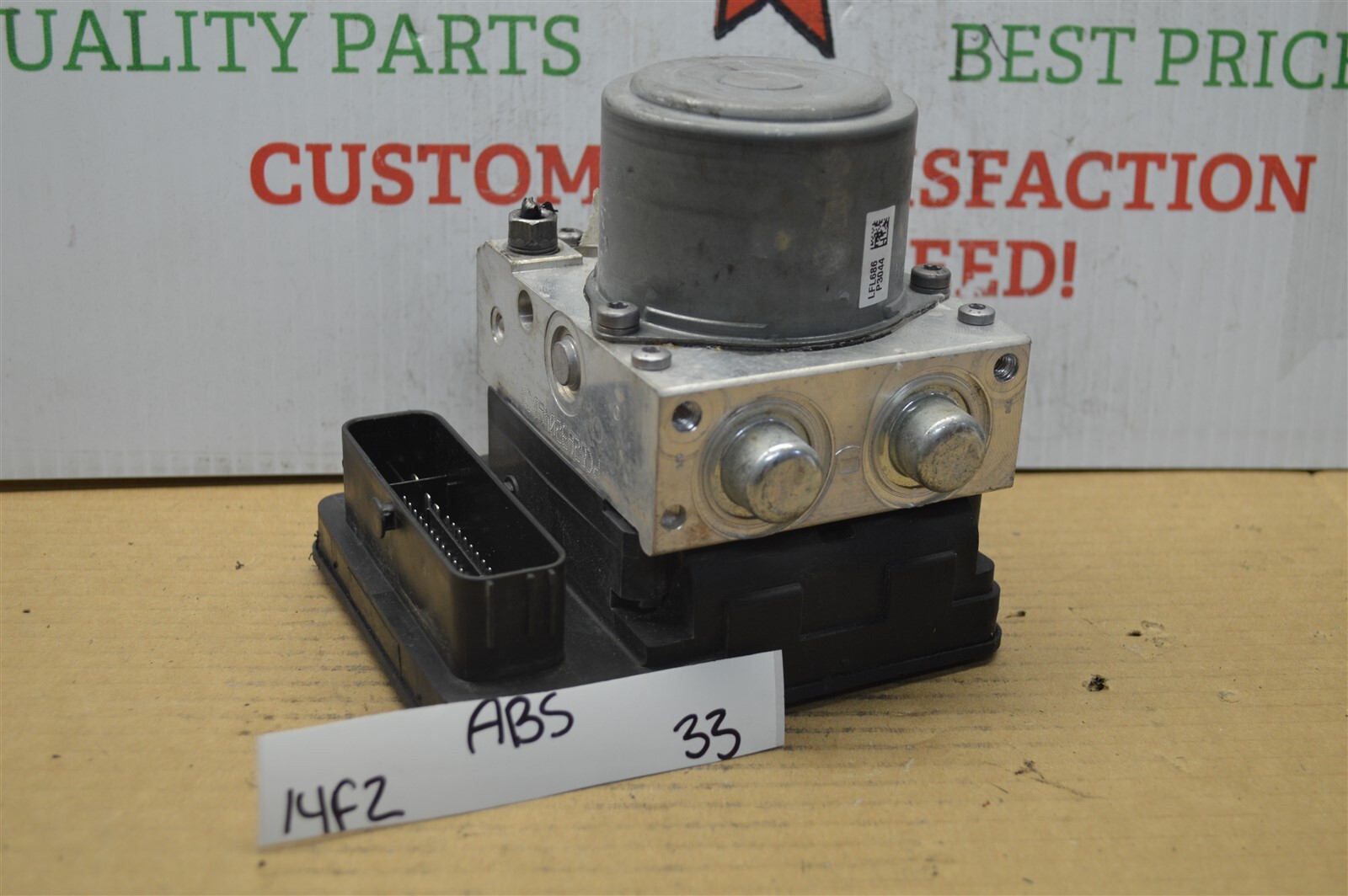 2015-18 Jeep Renegade ABS Anti-Lock Brake Pump Control 52080677 Module 33-14F2