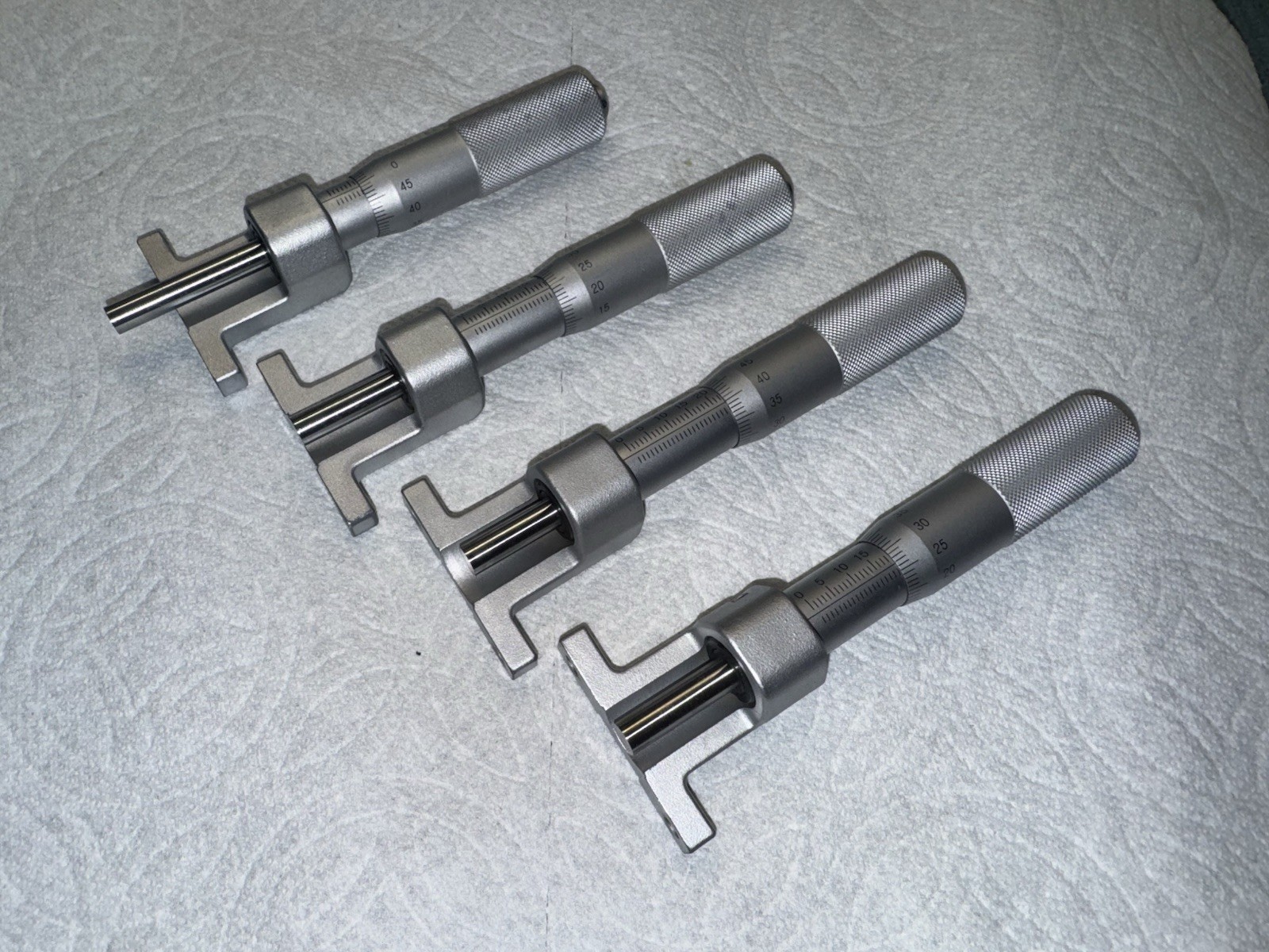 Micrometer Heads 4pcs Linear Stage with Perpendicular Mounts.