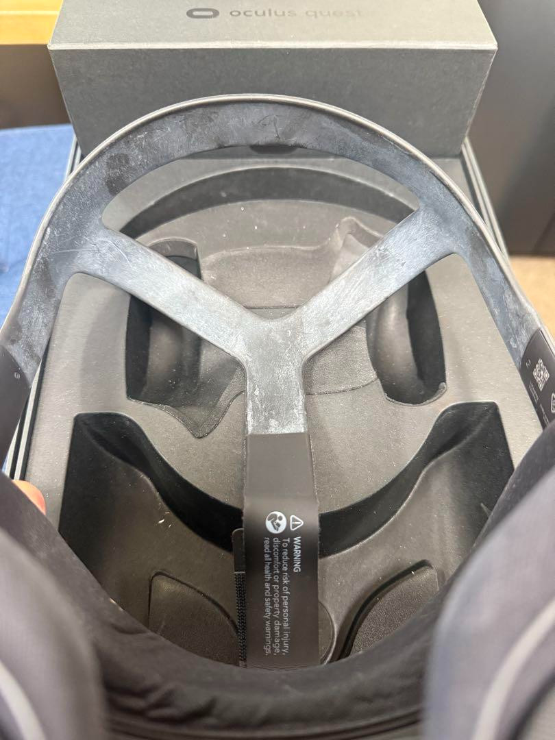 Oculus Quest 64GB VR Headset Black Used