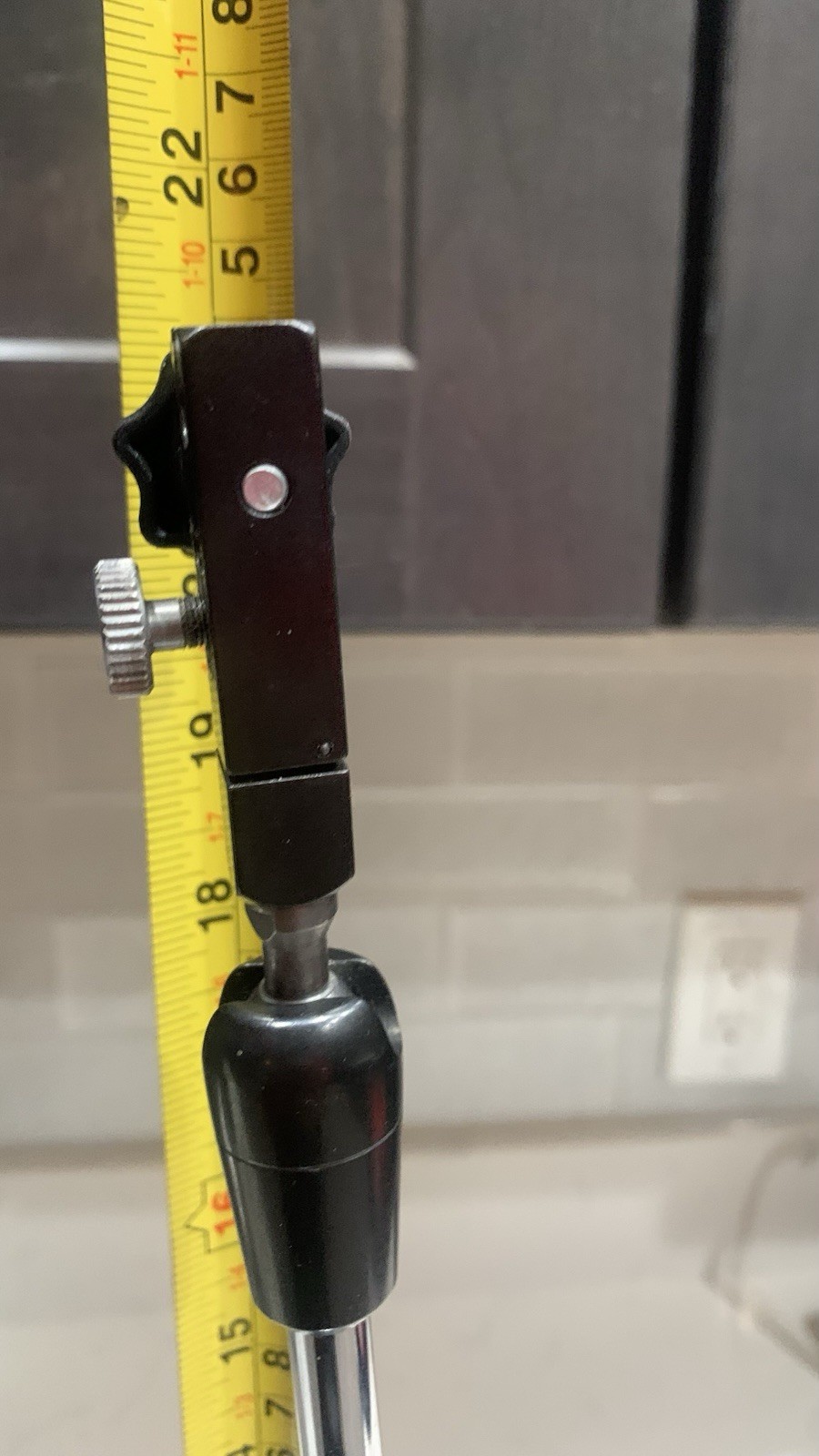 Mitutoyo 21" vacuum suction indicator stand