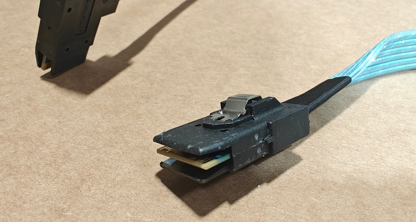 HPE 869669-001 2 SFF SAS/SATA Backplane Cable to P816i-a Smart Array Controller