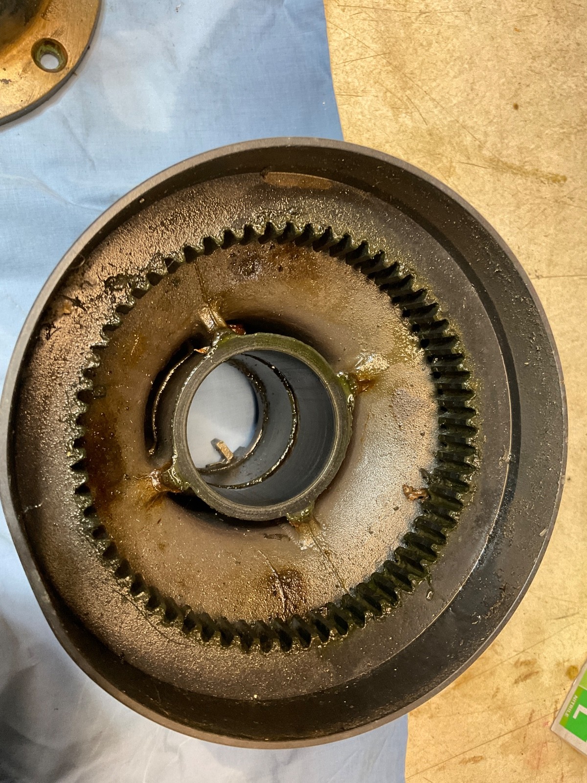 Pair Barient 25 winches. Aluminum. Double speed. Bronze internals. 2 winch hndls