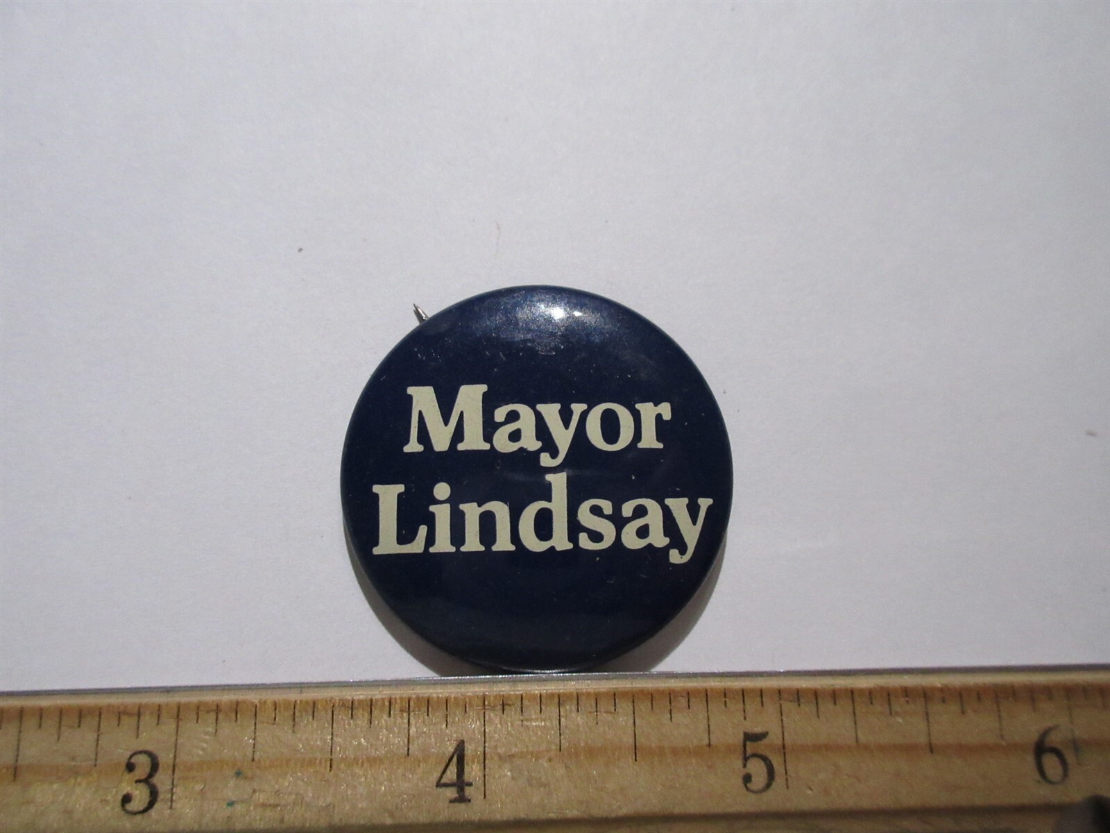 Mayor New York City John Lindsay vintage pinback button 1.5"
