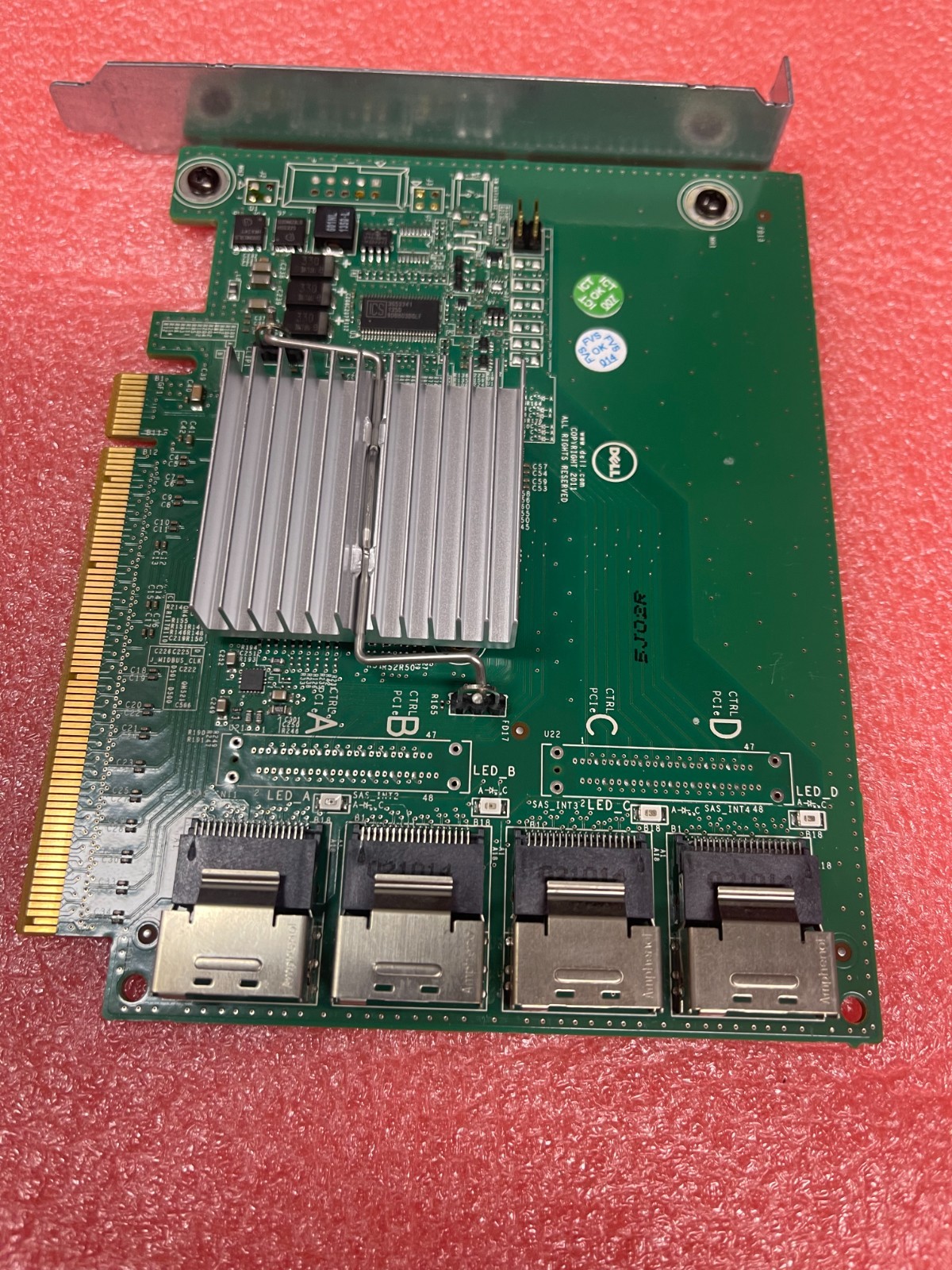 YPNPC DELL 4-Port SAS PCIe Bridge Card for PowerEdge R820, R720 Used