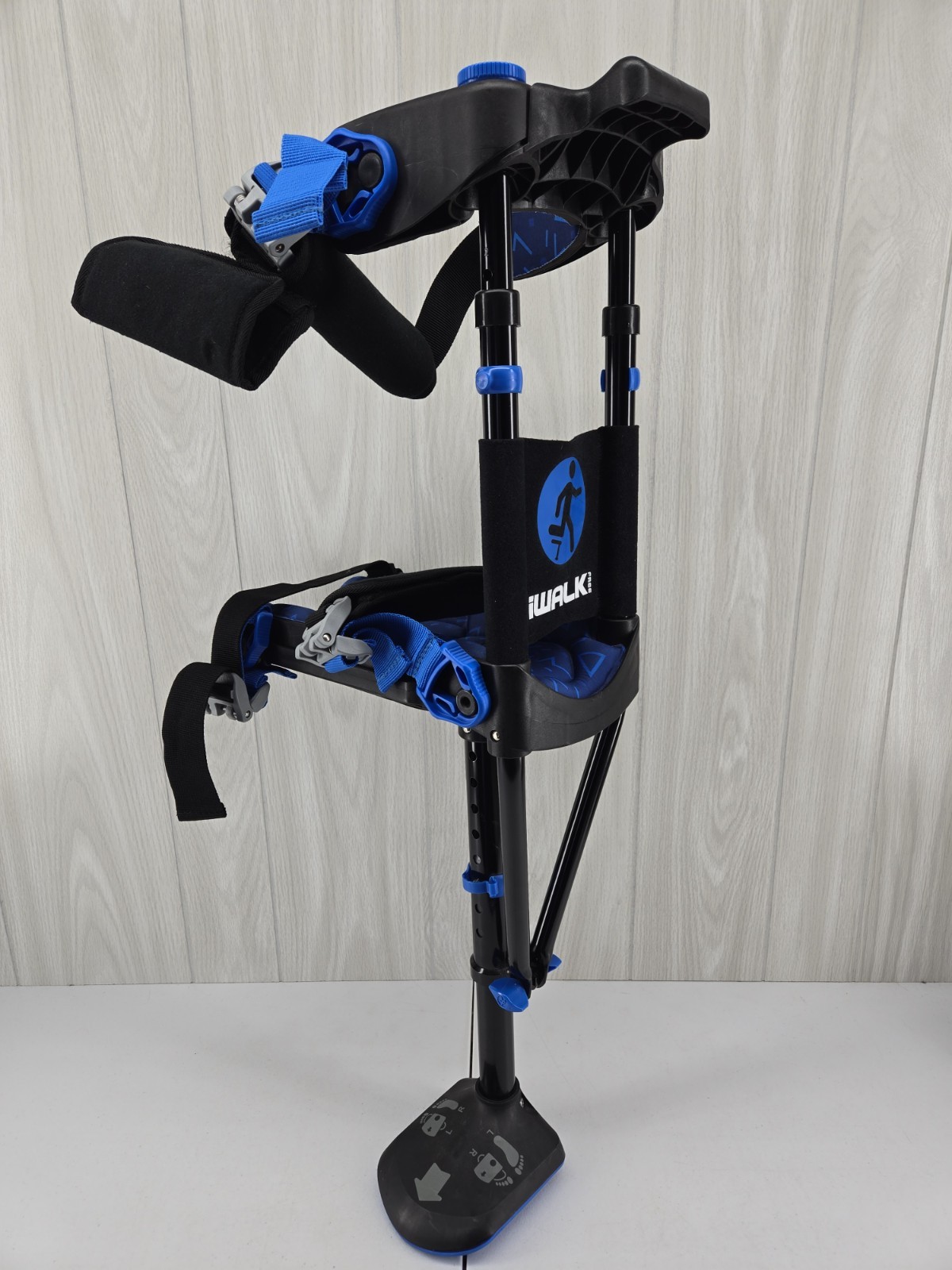 iWALK3.0 Hands Free Crutch - Pain Free Knee Crutch - Alternative to Crutches