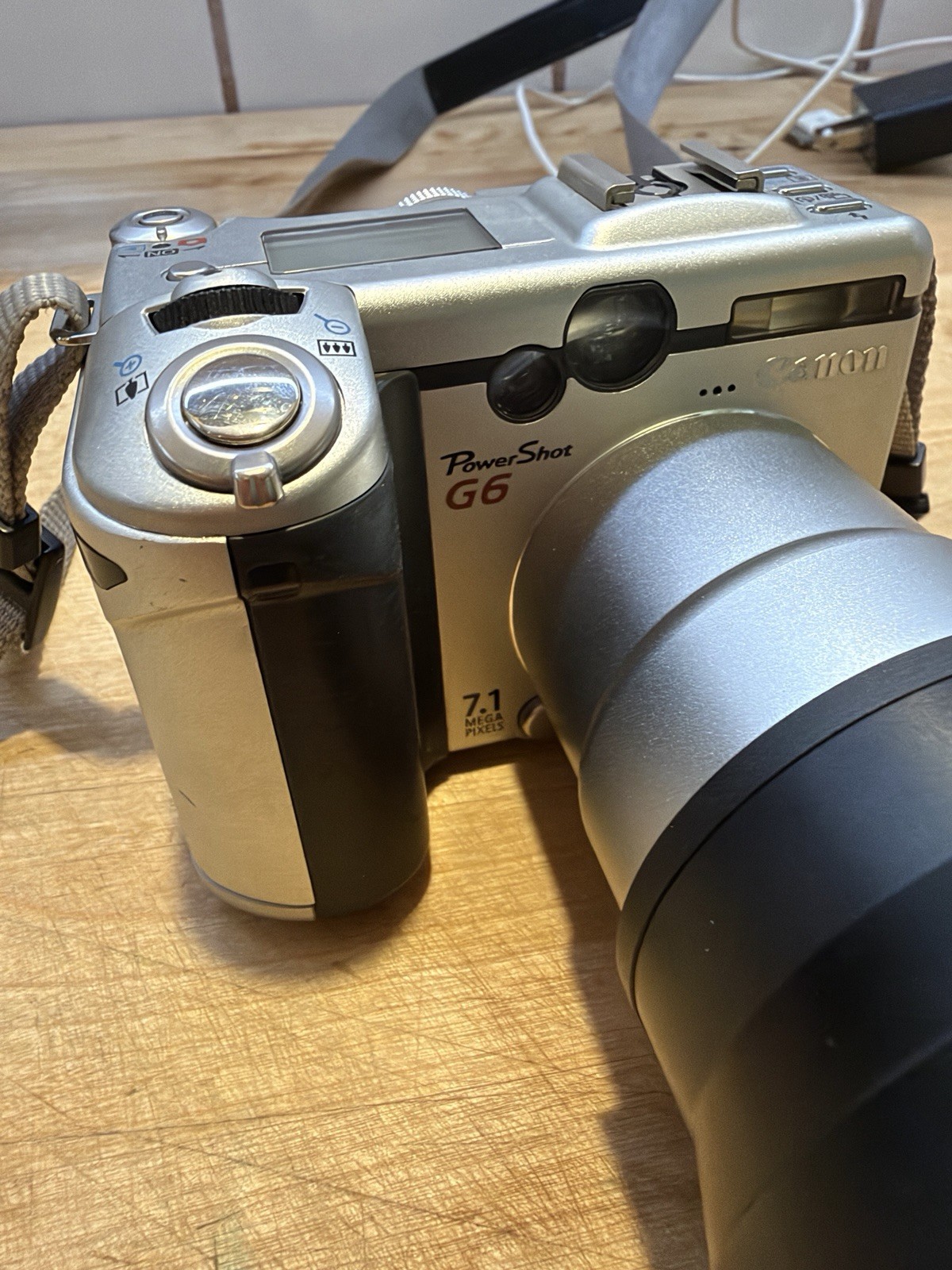 Canon PowerShot G6 7.1MP Digital Camera with Accessories
