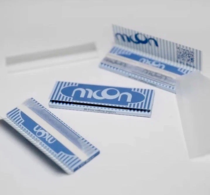 25pk Moon Blue Rice Rolling Papers 1 1/4 Size Rolling Papers 77mm