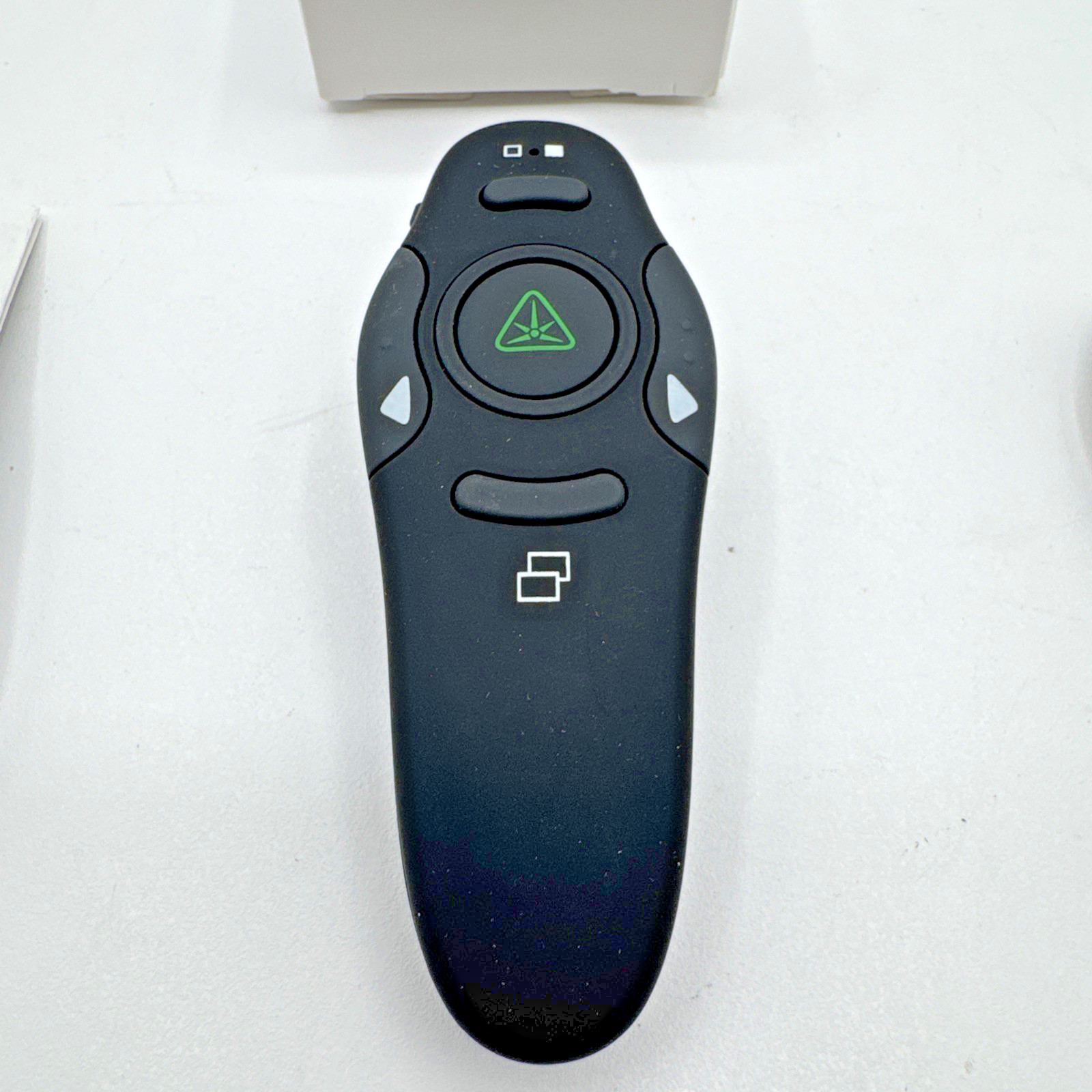DinoFire D06 Green Laser Presentation Clicker Wireless USB Rechargeable Remote