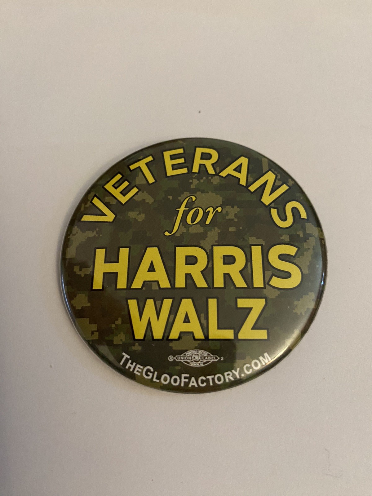 Veterans For Harris Walz Pin Back Button P138
