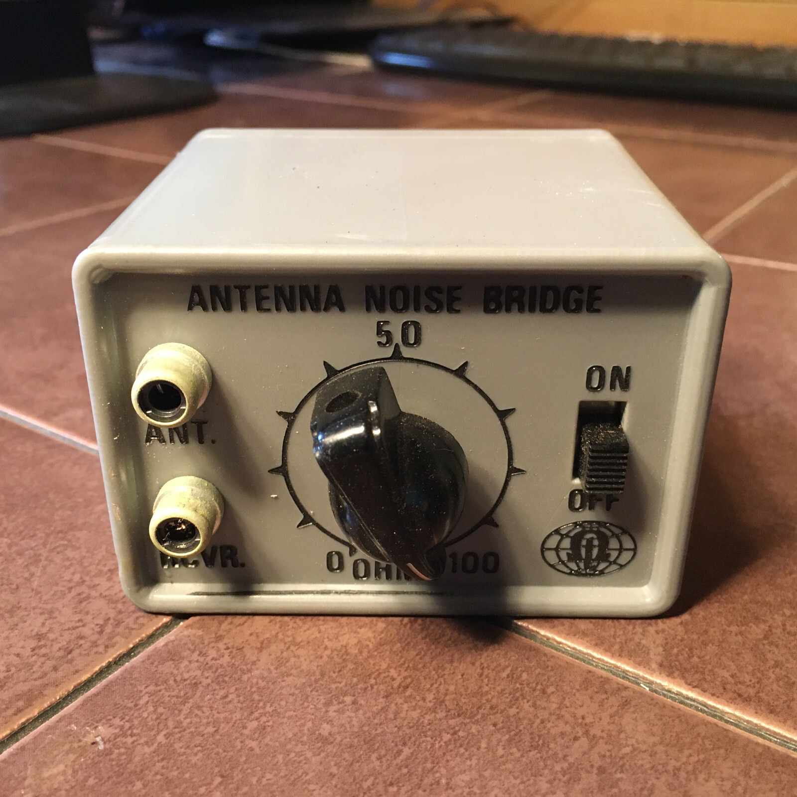 Omega-T Systems TE7-01,  Antenna Noise Bridge,  sn 01027