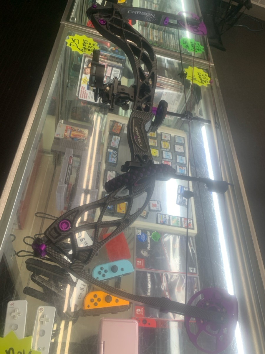 BOWTECH CARBON ROSE BOW W/CASE (C26037098)